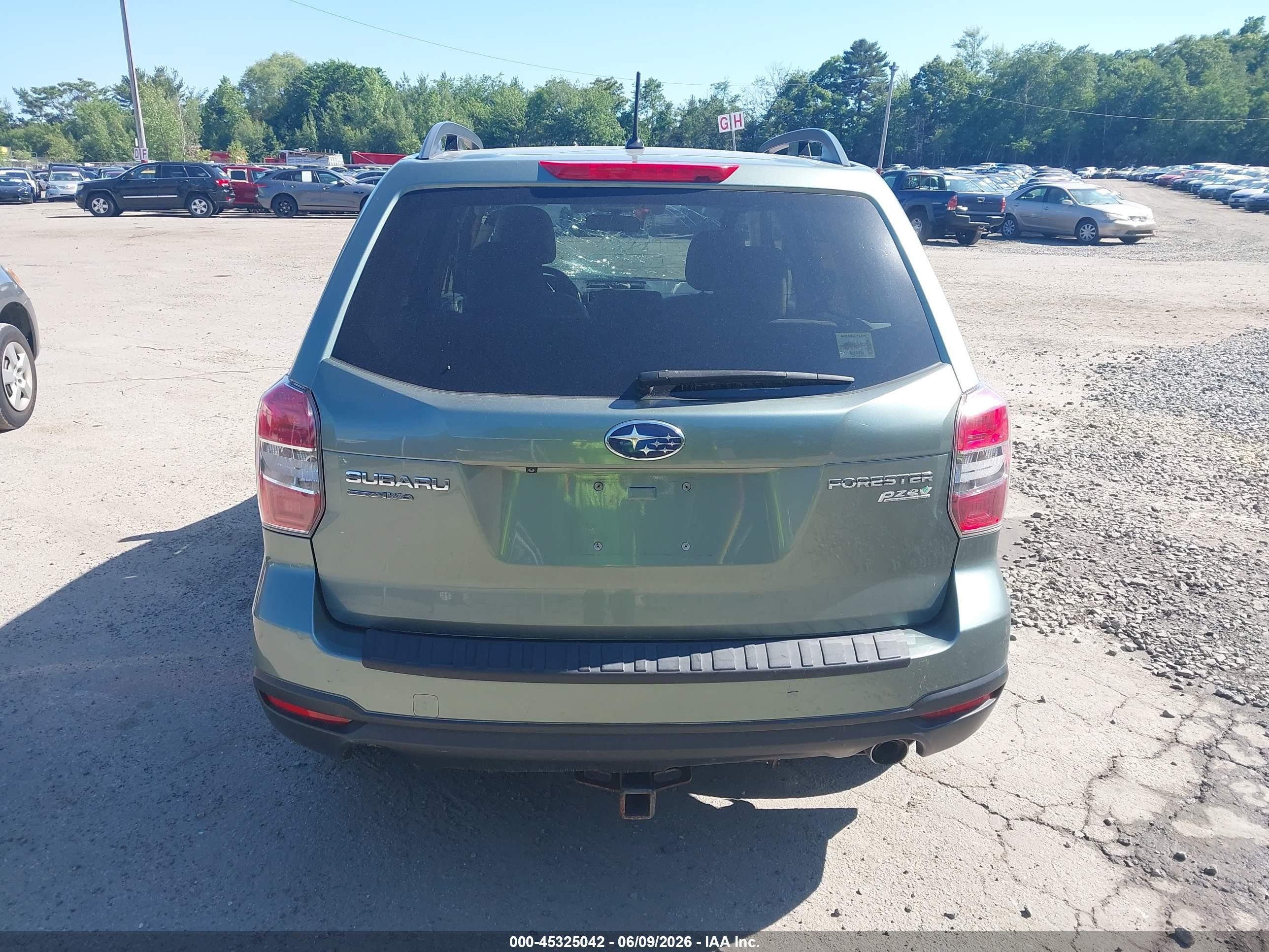 2015 Subaru Forester 2.5i Premium Green vin: JF2SJAFC6FH811567