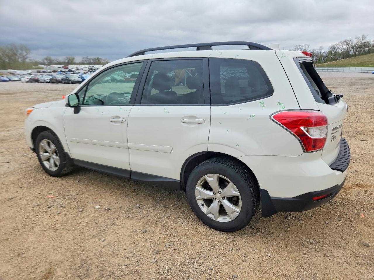 2016 Subaru Forester 2.5i Premium White vin: JF2SJAFC6GH508872