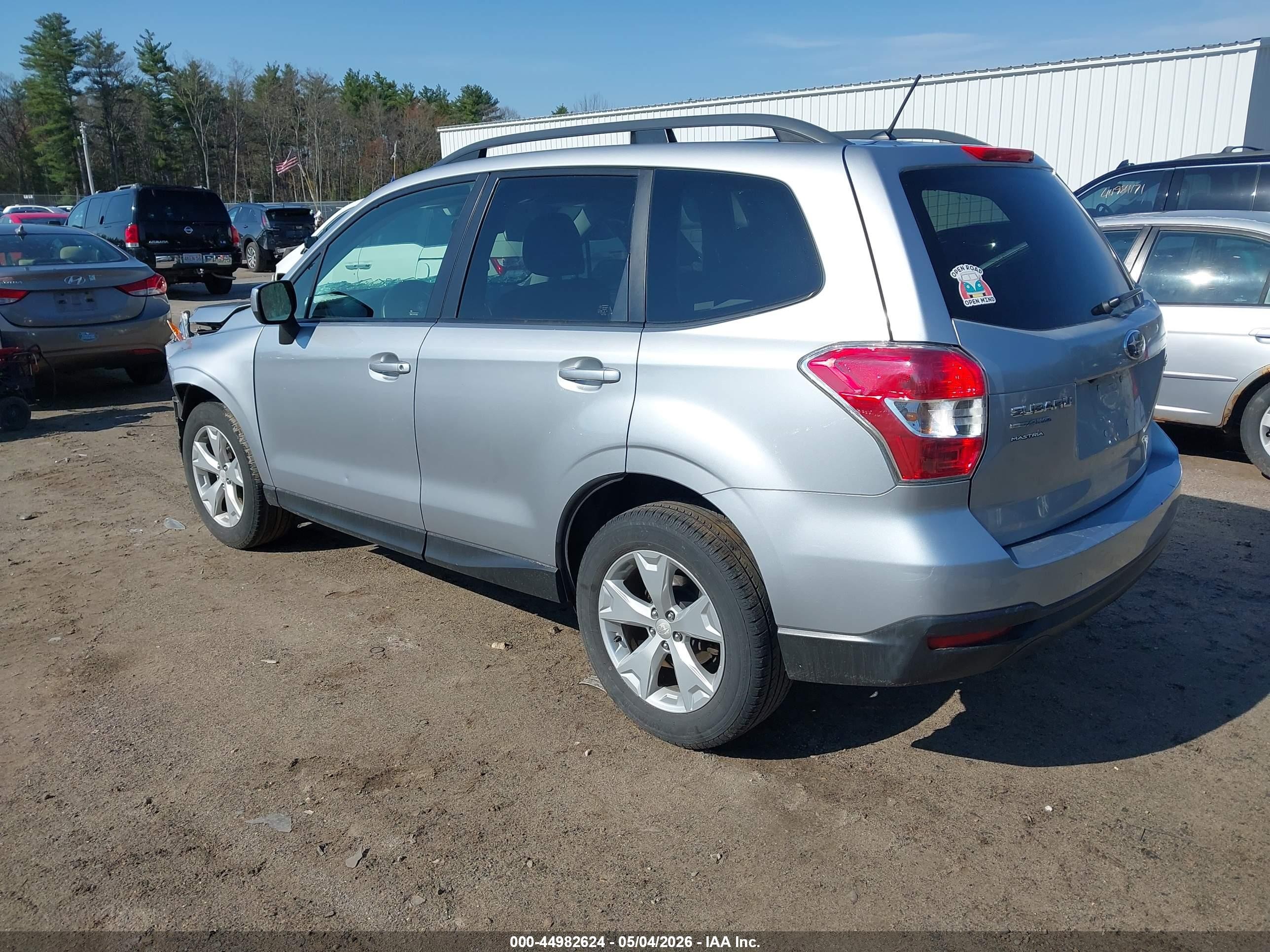 2015 Subaru Forester 2.5i Premium Silver vin: JF2SJAFC7FH532144