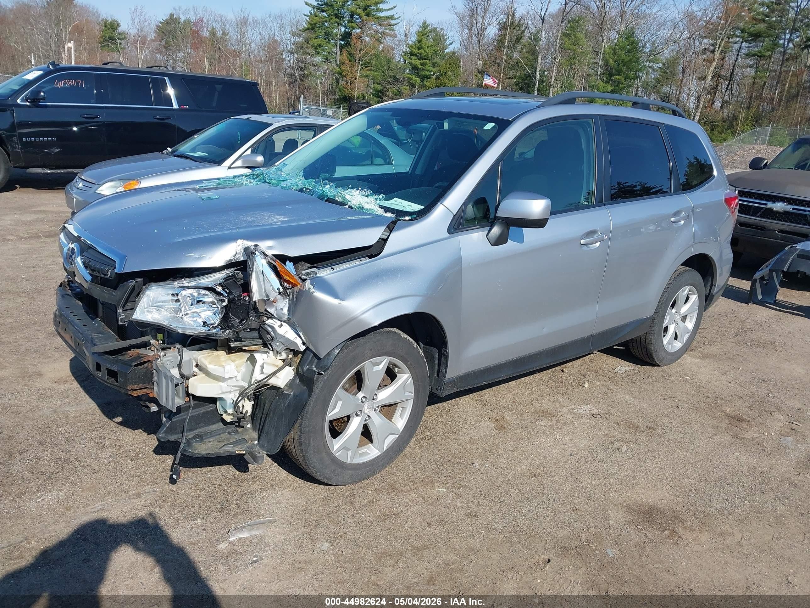 2015 Subaru Forester 2.5i Premium Silver vin: JF2SJAFC7FH532144