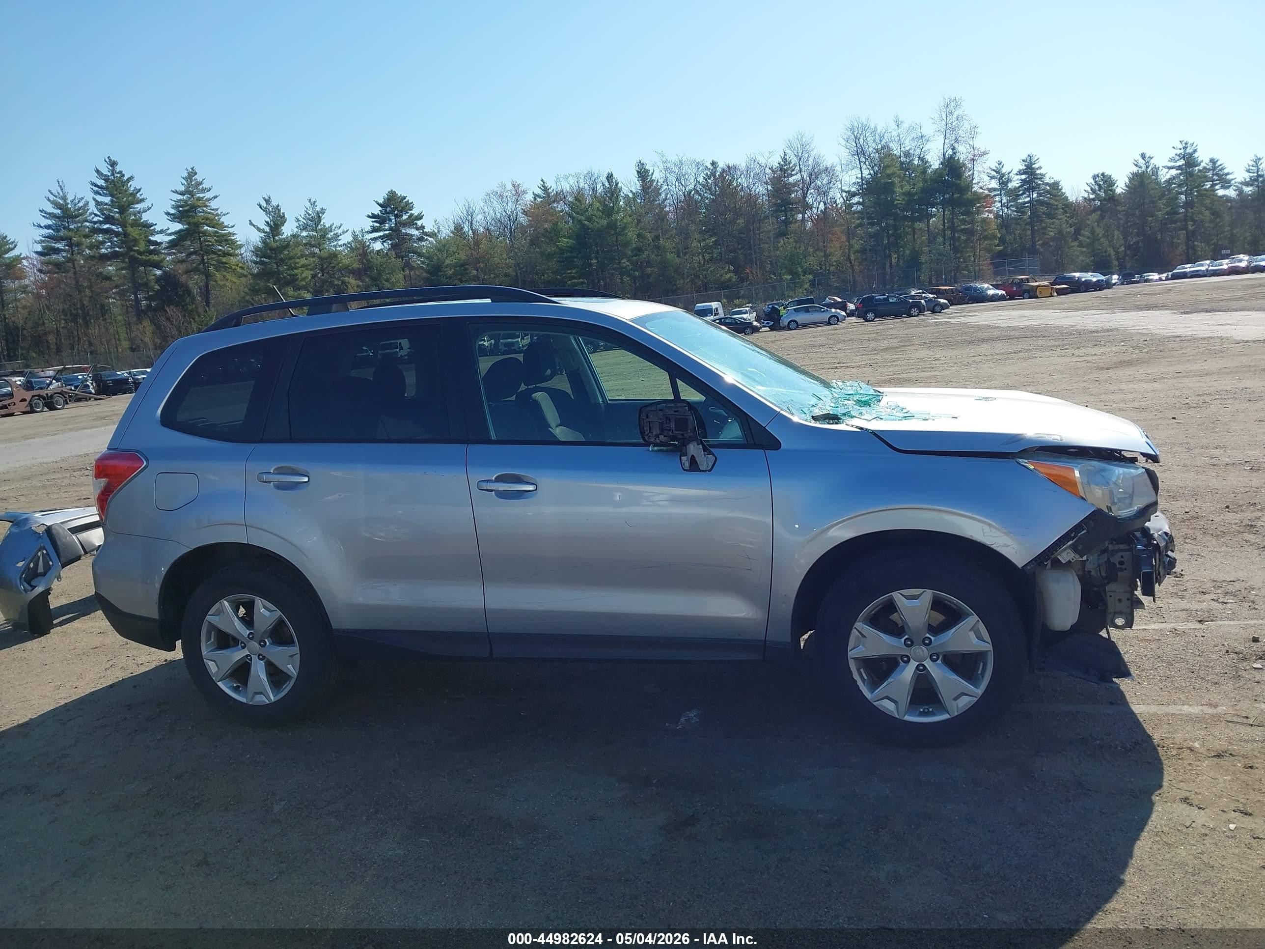2015 Subaru Forester 2.5i Premium Silver vin: JF2SJAFC7FH532144