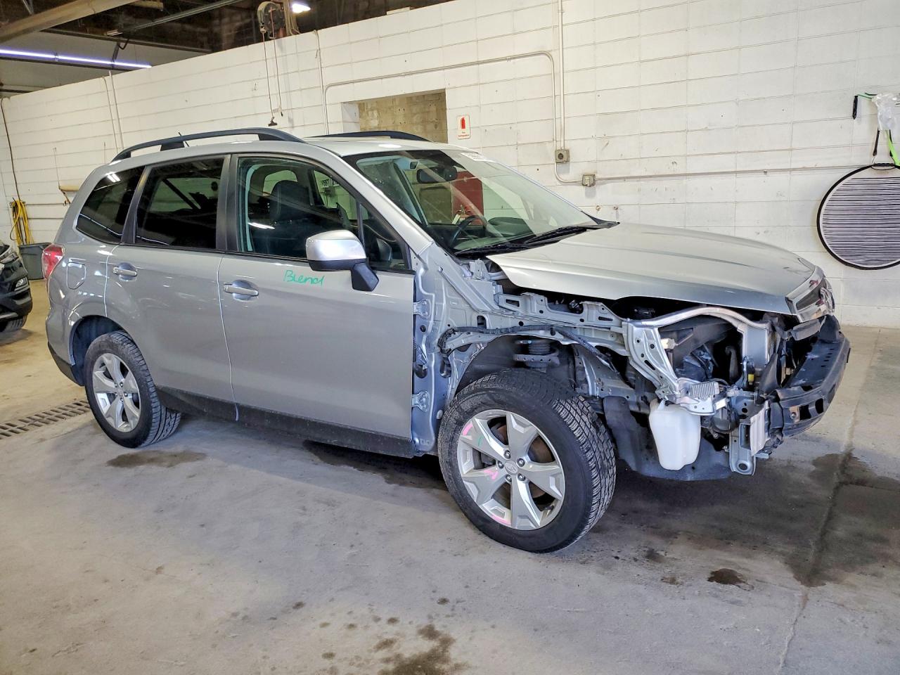 2015 Subaru Forester 2.5i Premium Silver vin: JF2SJAFC7FH555844