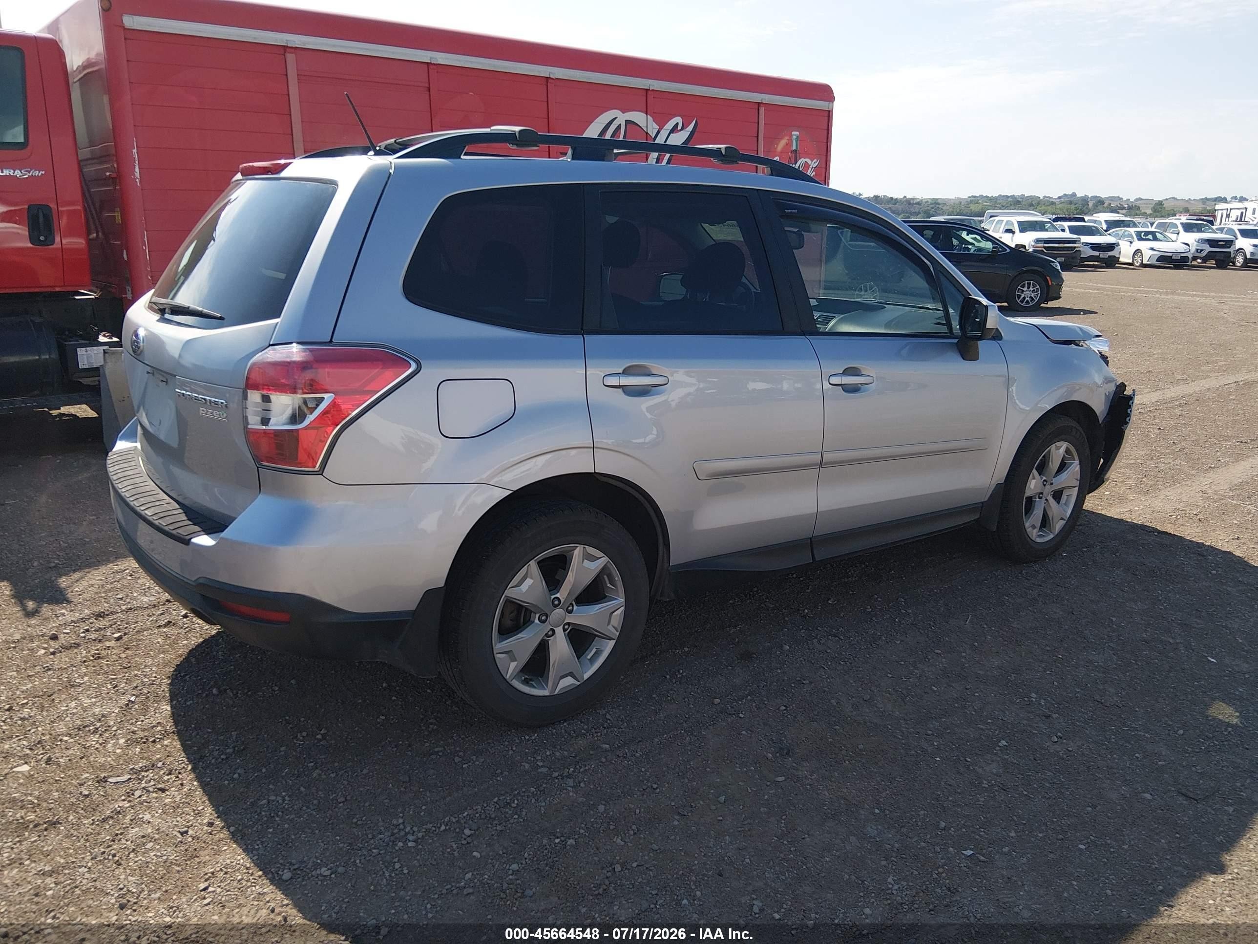 2015 Subaru Forester 2.5i Premium Silver vin: JF2SJAFC7FH584891