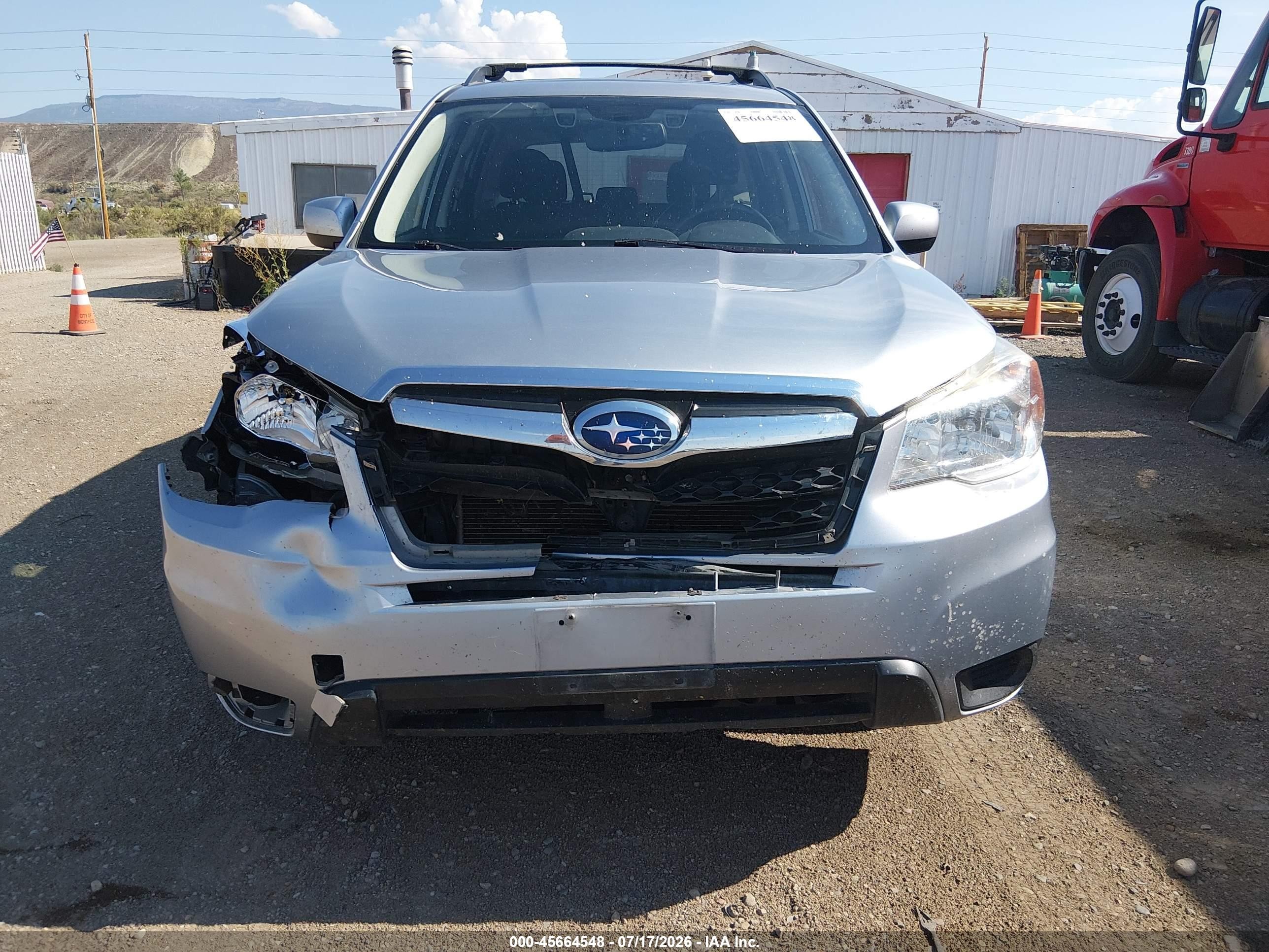 2015 Subaru Forester 2.5i Premium Silver vin: JF2SJAFC7FH584891