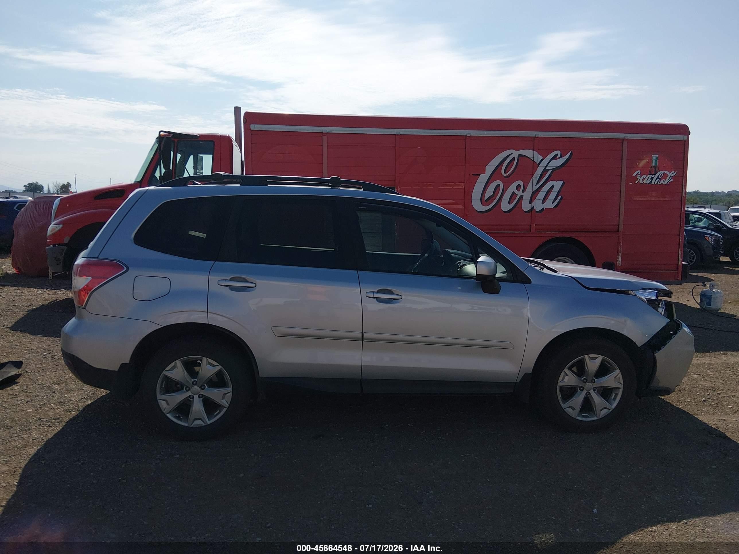 2015 Subaru Forester 2.5i Premium Silver vin: JF2SJAFC7FH584891