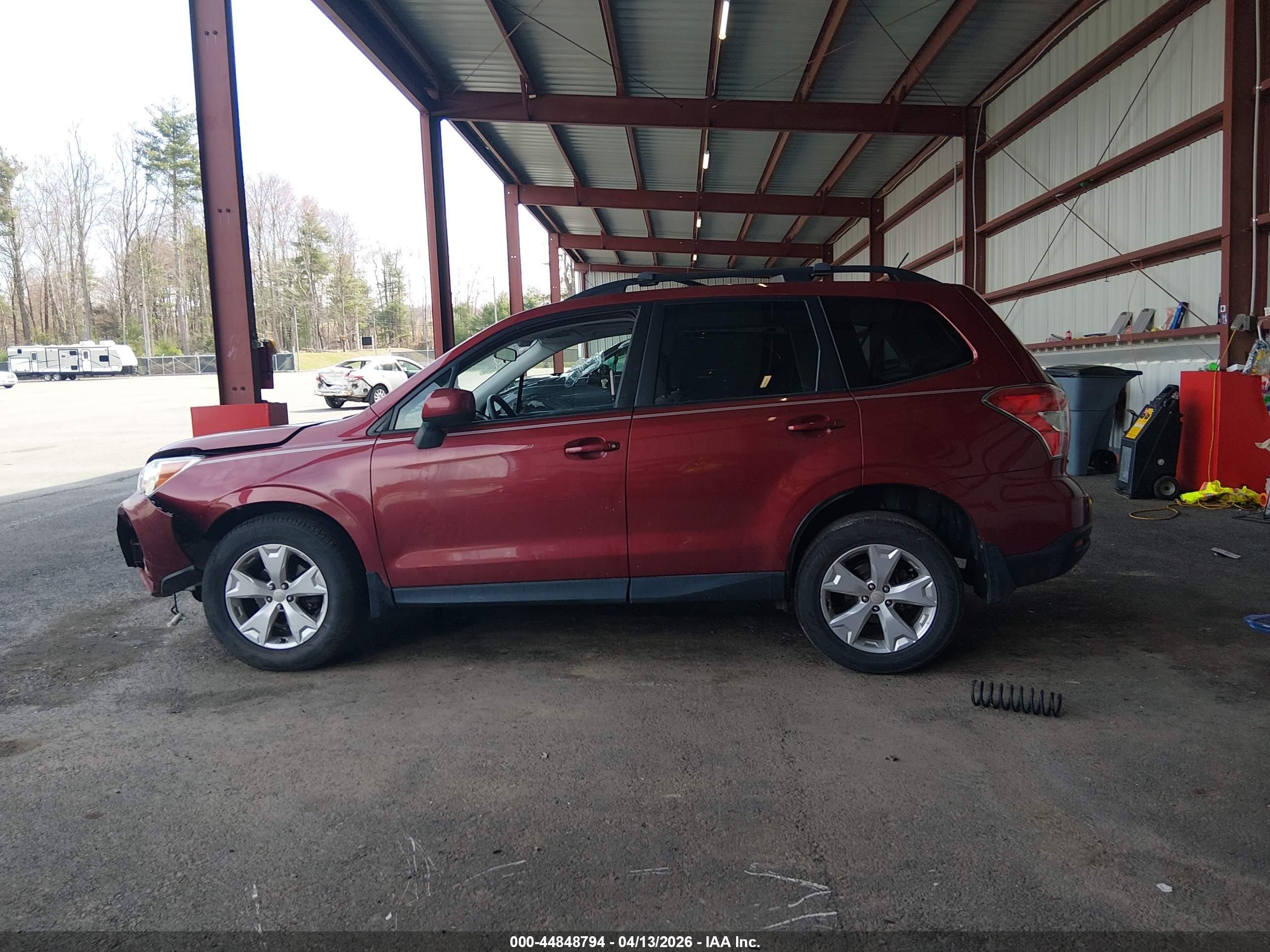 2015 Subaru Forester 2.5i Premium Красный vin: JF2SJAFC8FH801249