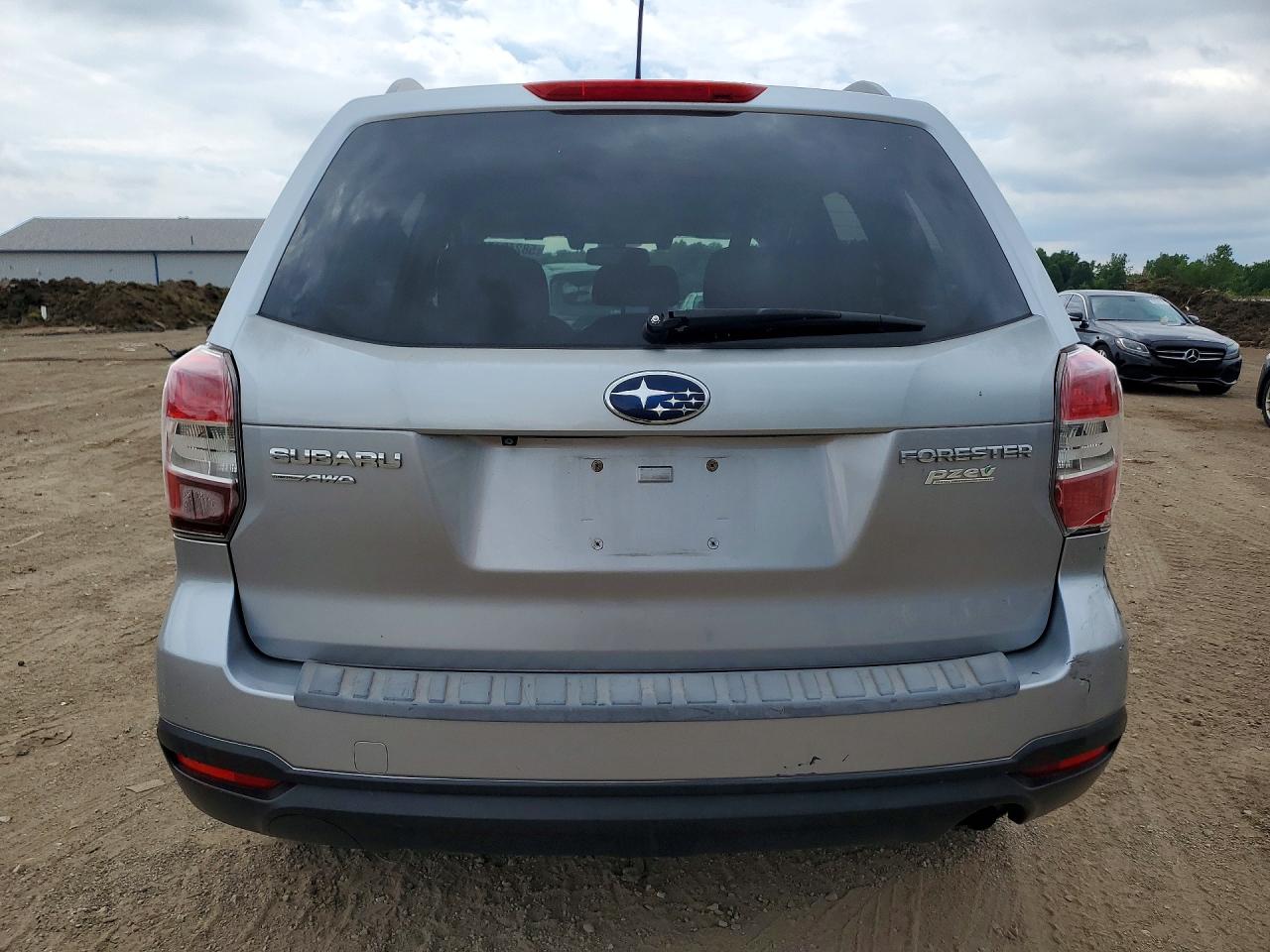 2015 Subaru Forester 2.5i Premium Silver vin: JF2SJAFC9FH462338
