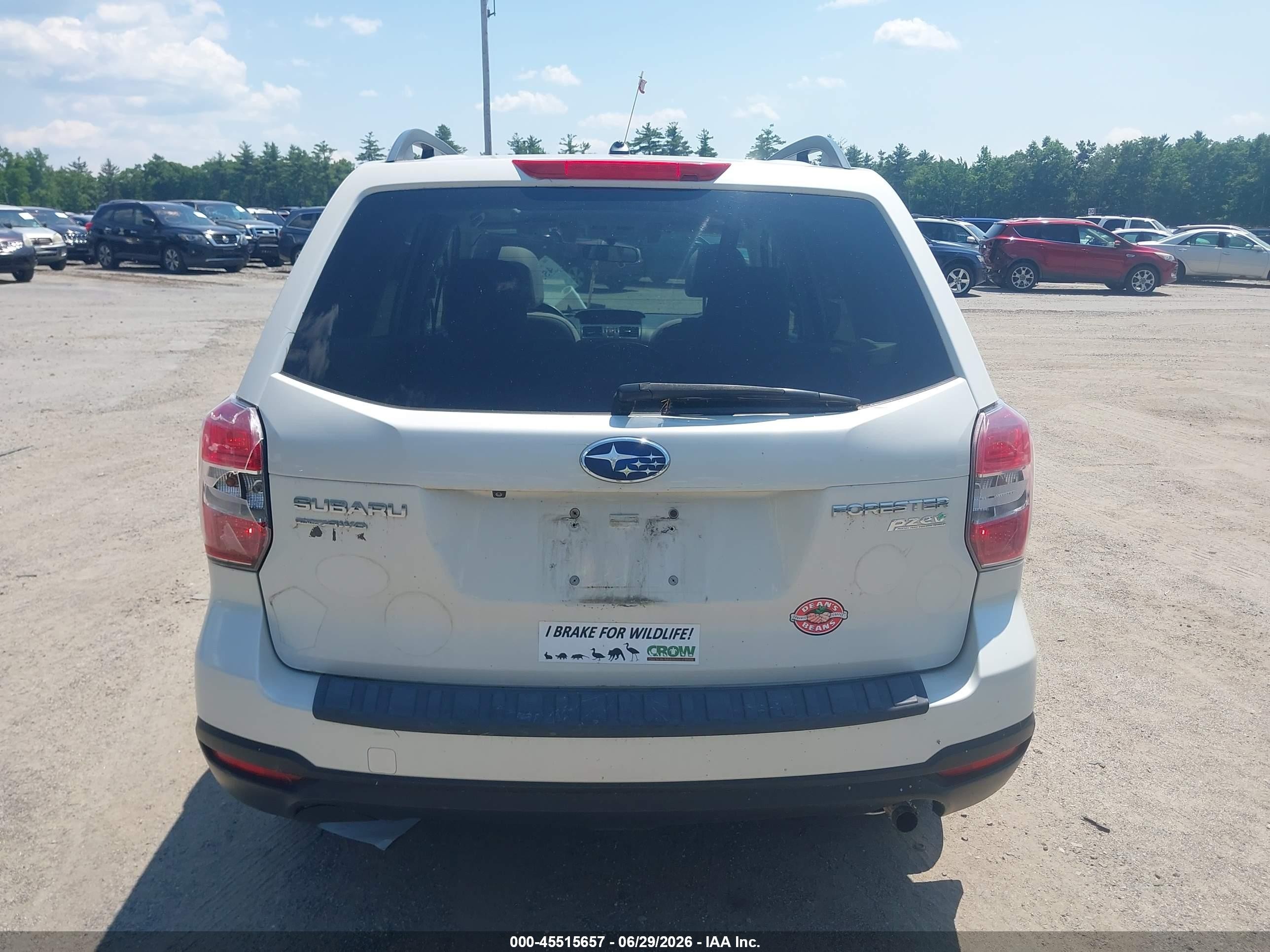2015 Subaru Forester 2.5i Premium White vin: JF2SJAFC9FH566747