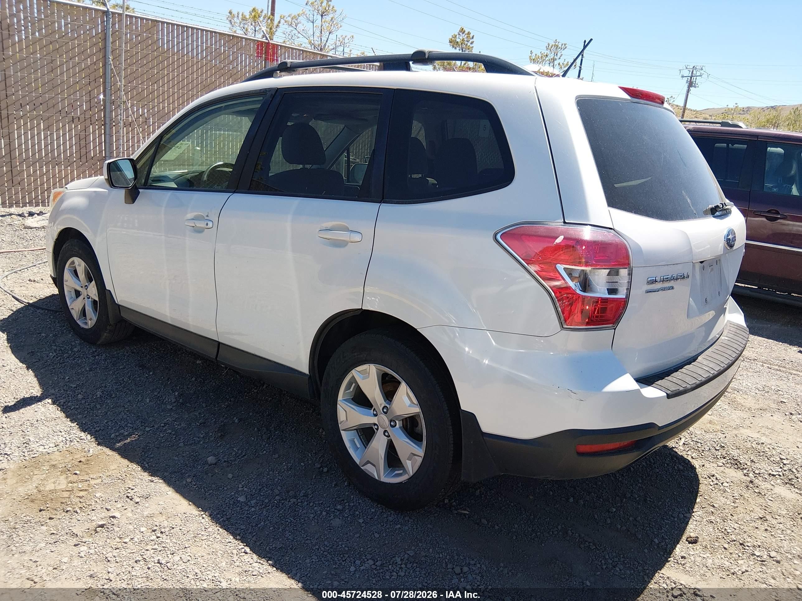 2015 Subaru Forester 2.5i Premium White vin: JF2SJAFC9FH598999