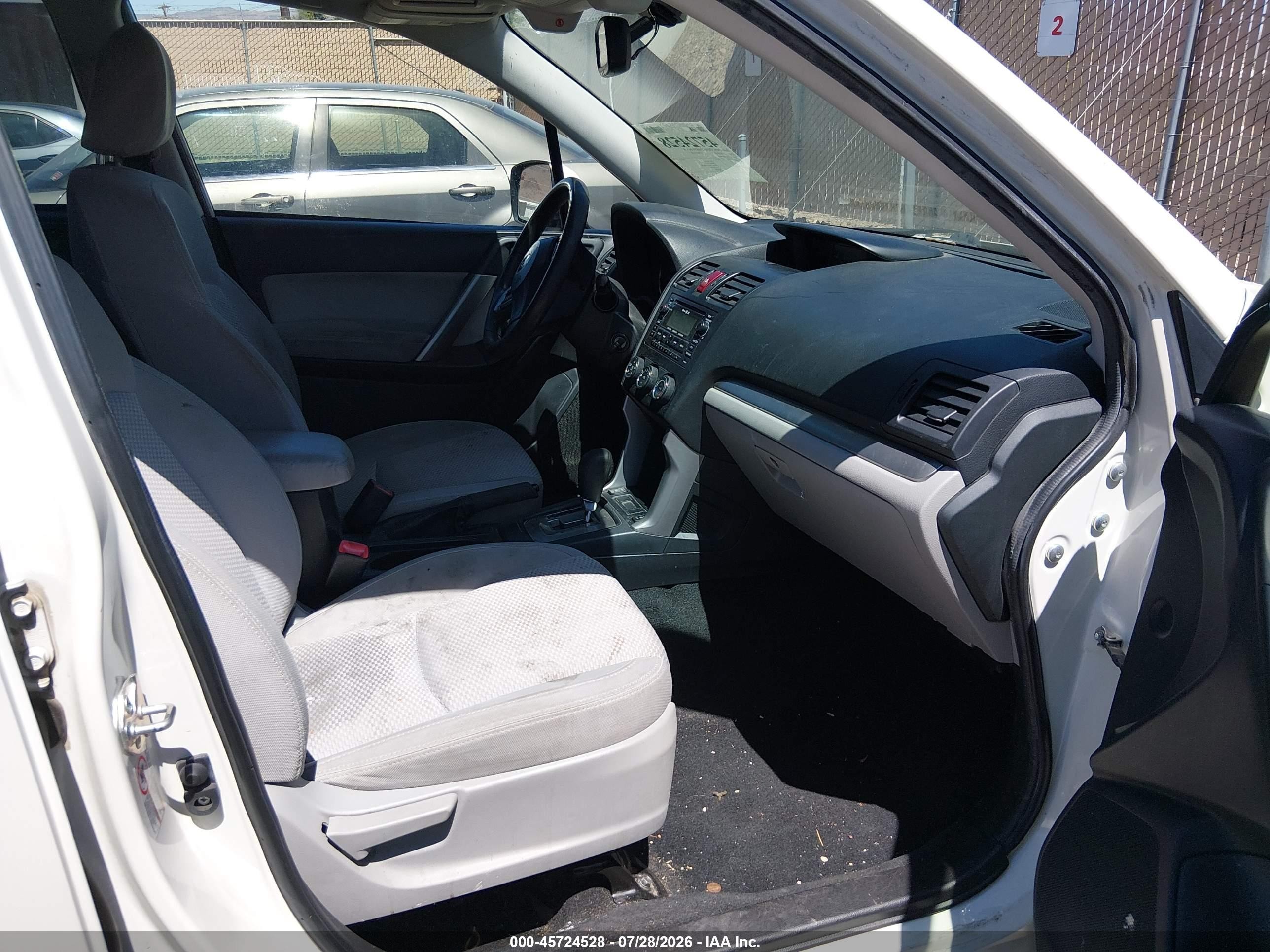 2015 Subaru Forester 2.5i Premium White vin: JF2SJAFC9FH598999
