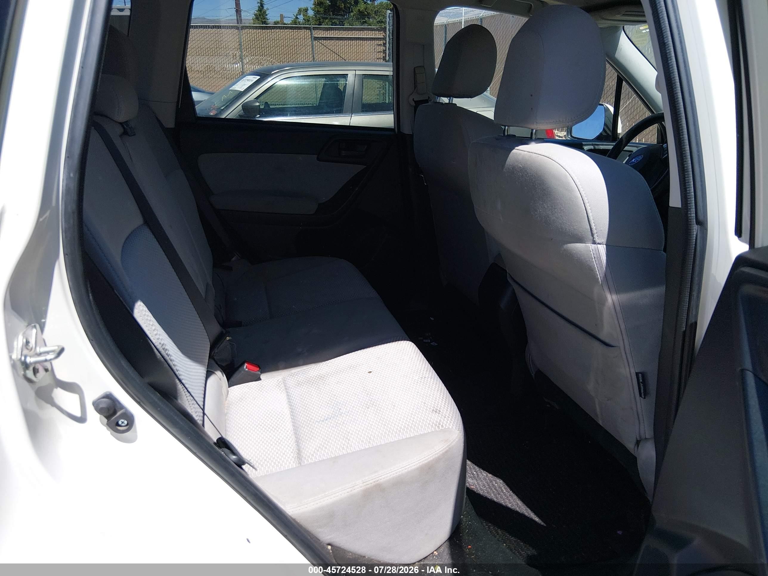 2015 Subaru Forester 2.5i Premium White vin: JF2SJAFC9FH598999