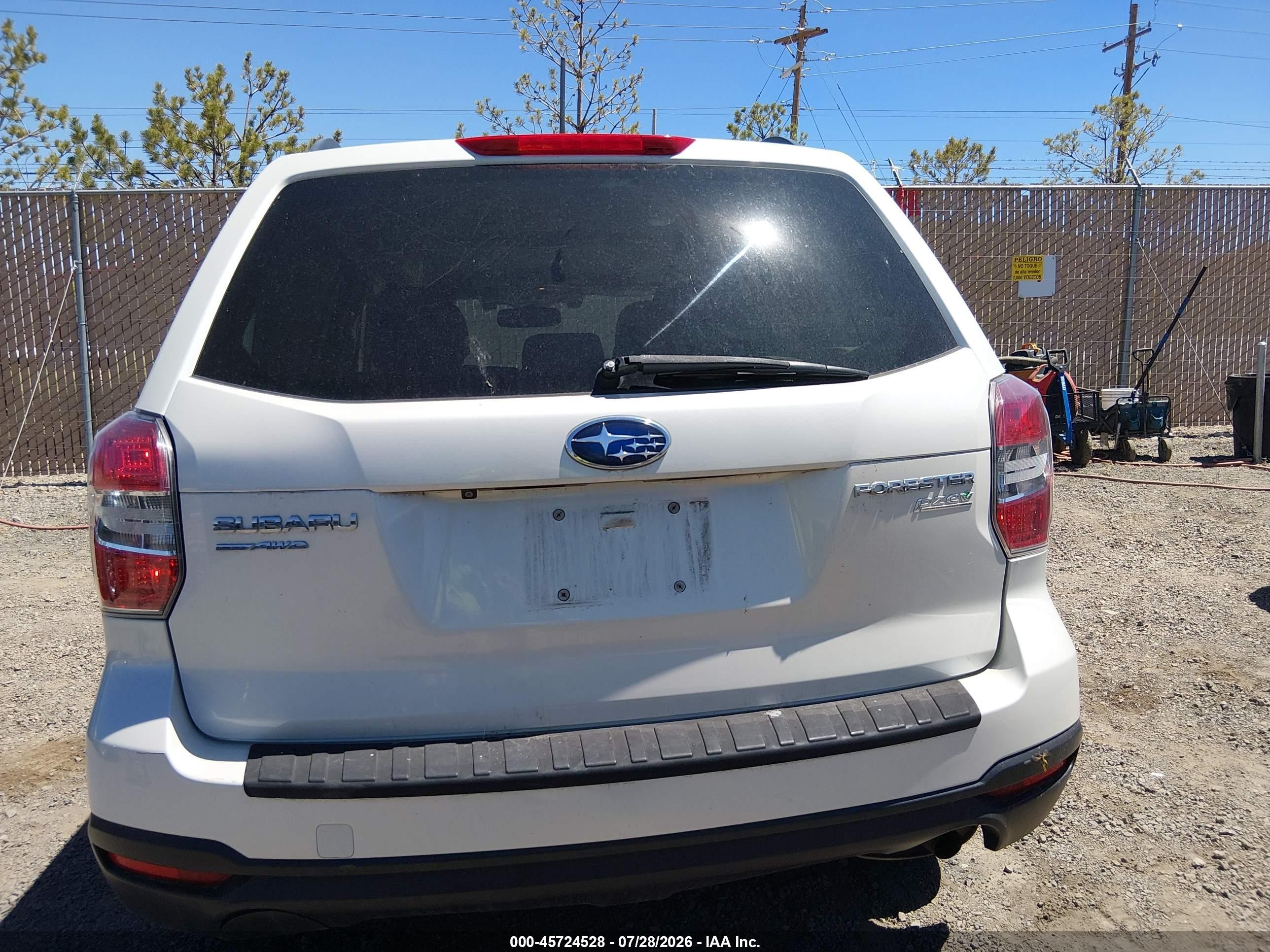2015 Subaru Forester 2.5i Premium White vin: JF2SJAFC9FH598999