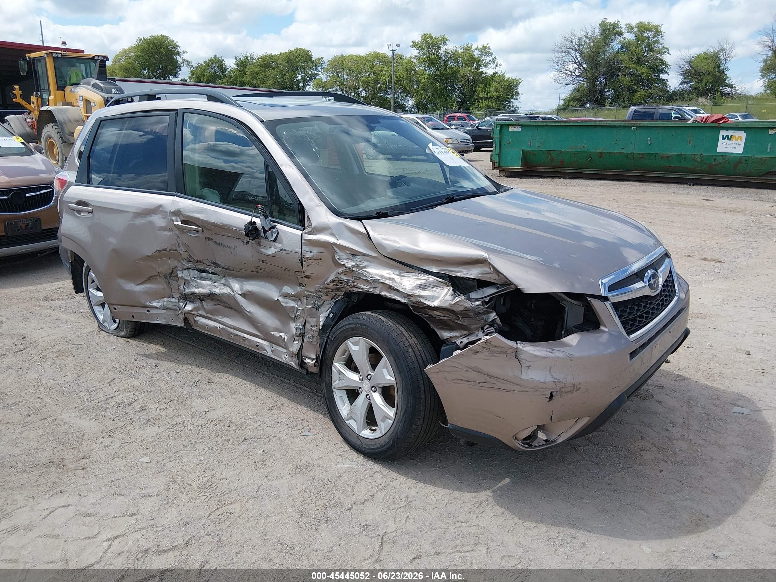 2015 Subaru Forester 2.5i Premium Beige vin: JF2SJAFCXFH482761