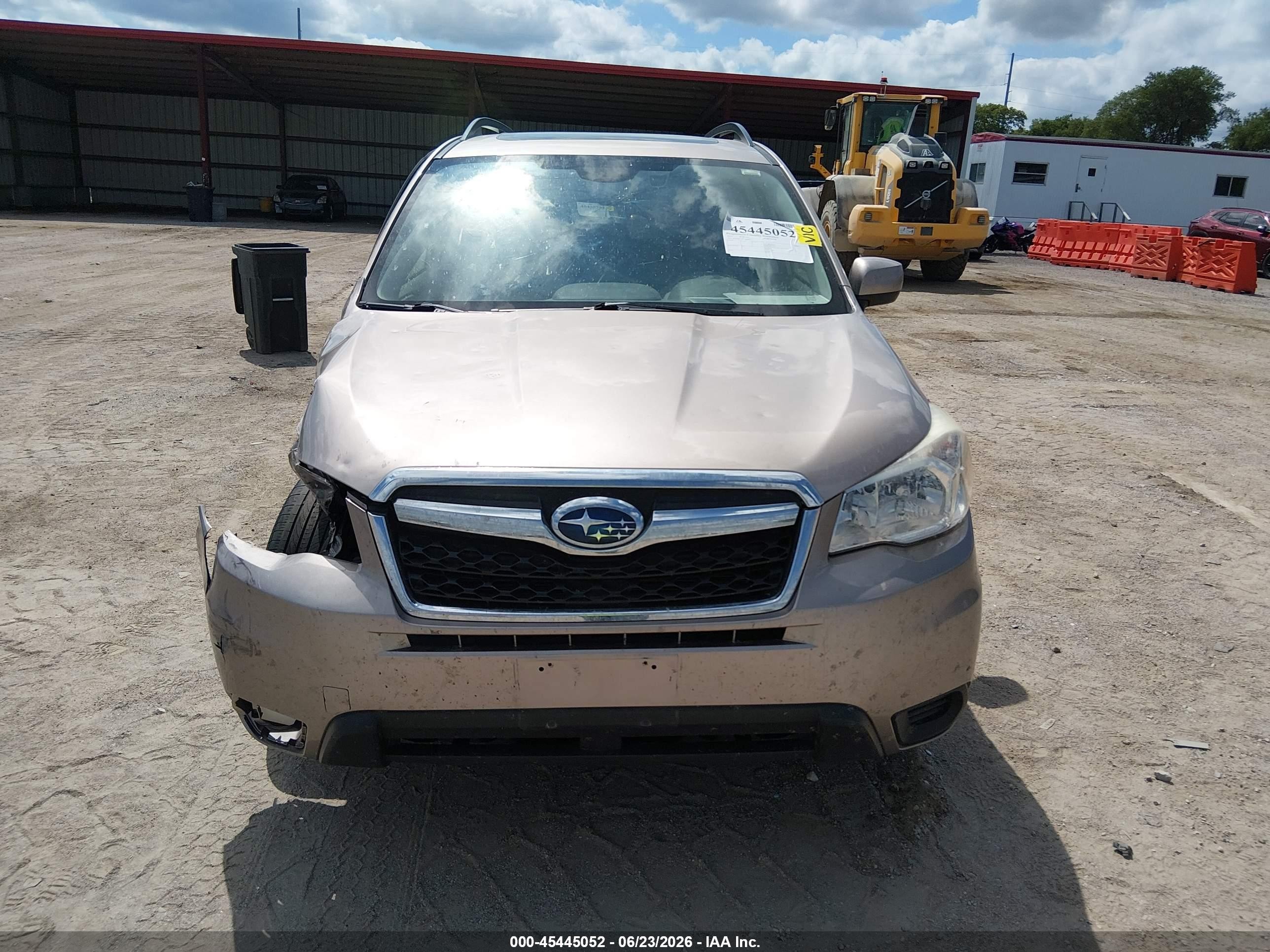 2015 Subaru Forester 2.5i Premium Beige vin: JF2SJAFCXFH482761