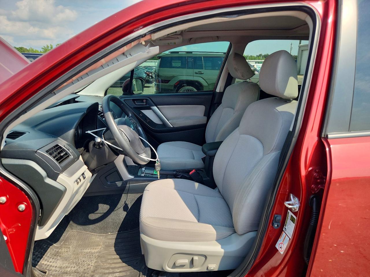 2015 Subaru Forester 2.5i Premium Burgundy vin: JF2SJAFCXFH530212