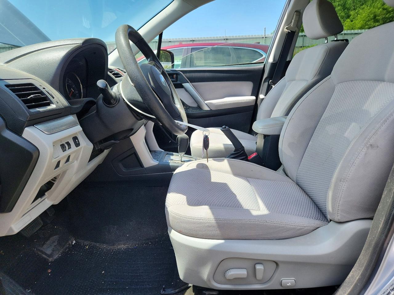2015 Subaru Forester 2.5i Premium Серебряный vin: JF2SJAFCXFH555210