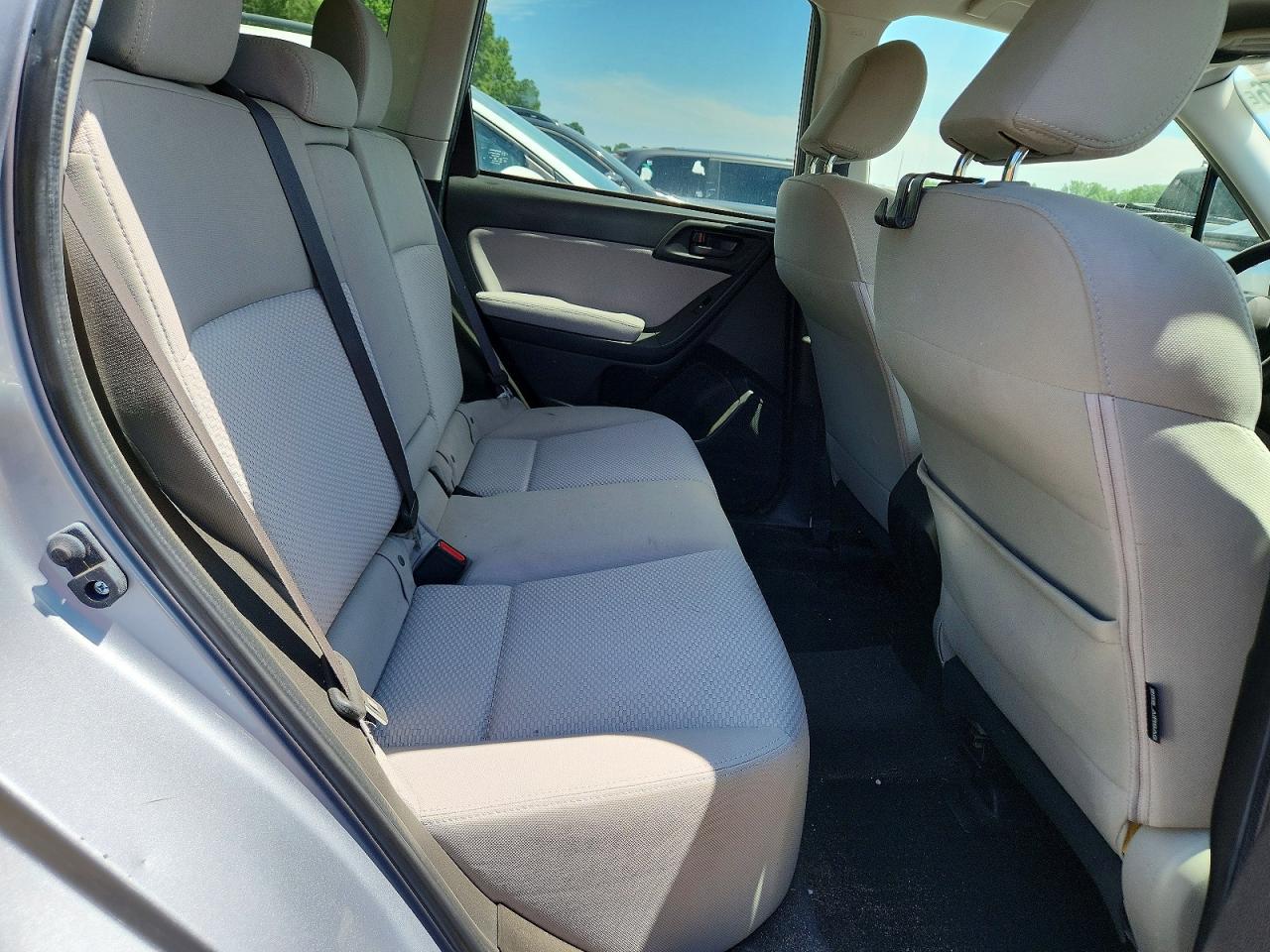 2015 Subaru Forester 2.5i Premium Серебряный vin: JF2SJAFCXFH555210