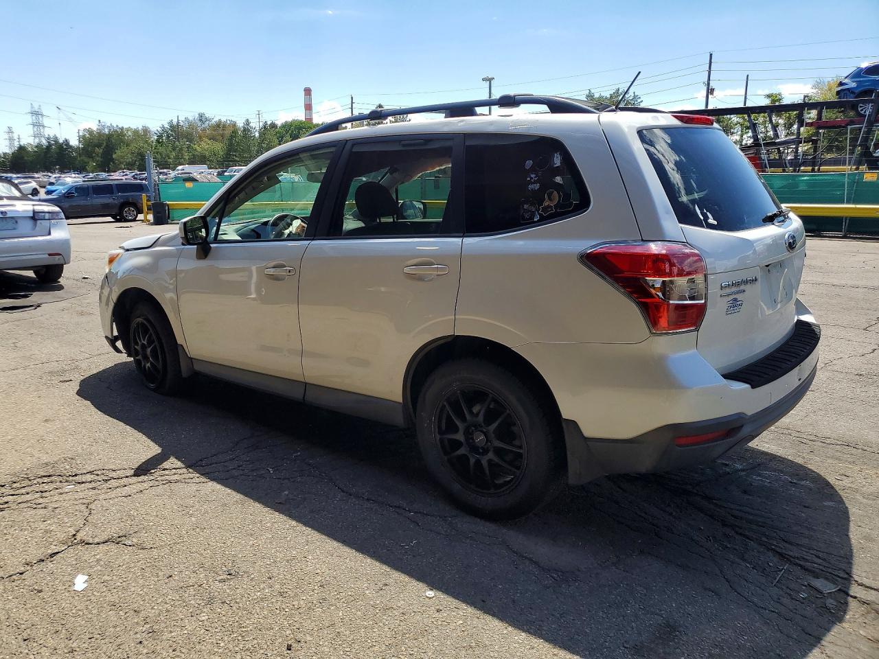 2015 Subaru Forester 2.5i Premium White vin: JF2SJAFCXFH580432