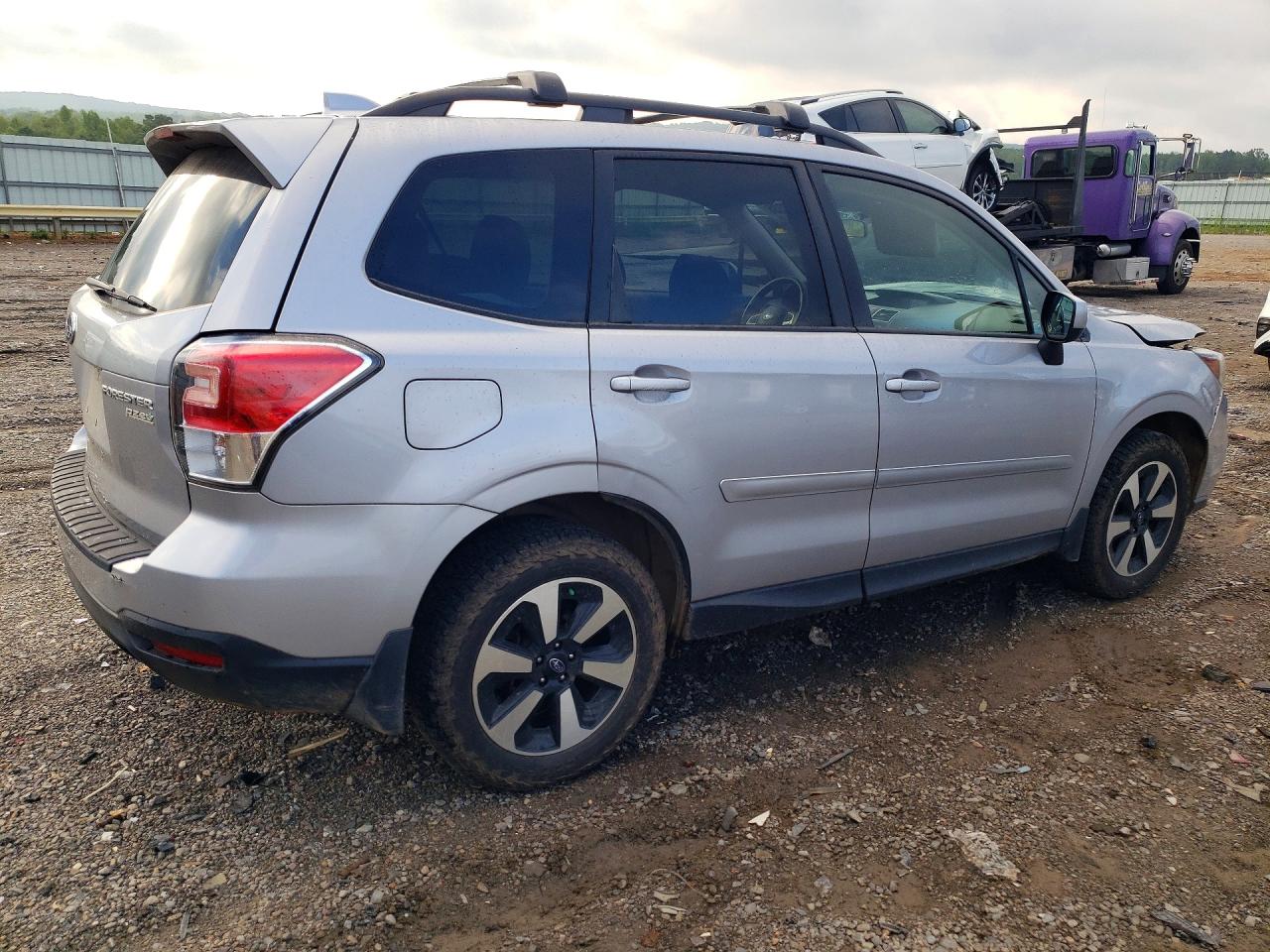 2017 Subaru Forester 2.5i Premium Silver vin: JF2SJAGC0HH543200