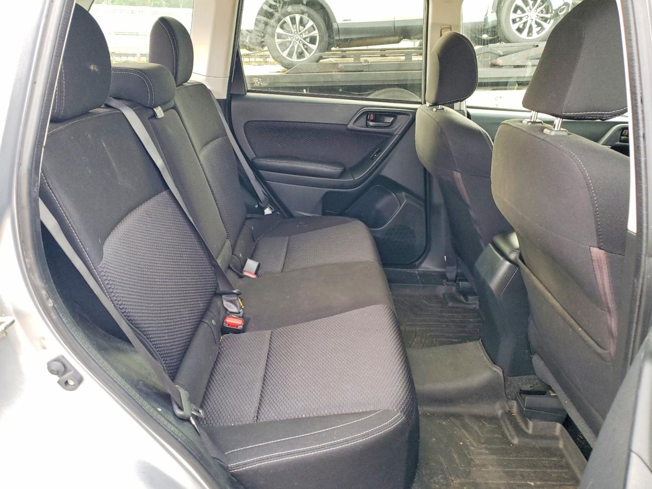 2017 Subaru Forester 2.5i Premium Silver vin: JF2SJAGC0HH543200