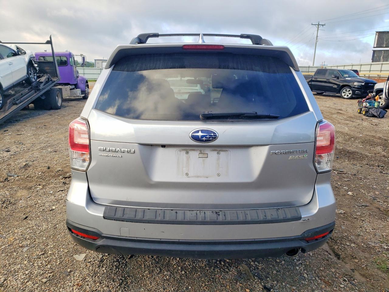 2017 Subaru Forester 2.5i Premium Silver vin: JF2SJAGC0HH543200