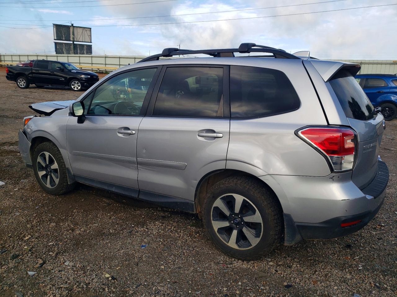 2017 Subaru Forester 2.5i Premium Silver vin: JF2SJAGC0HH543200