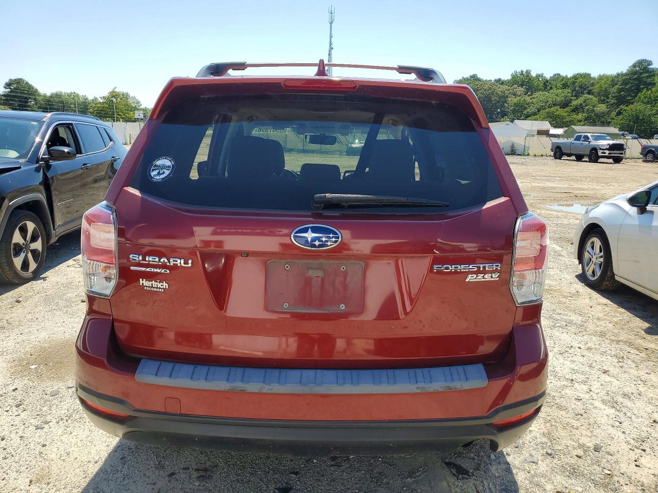 2017 Subaru Forester 2.5i Premium Red vin: JF2SJAGC0HH572597