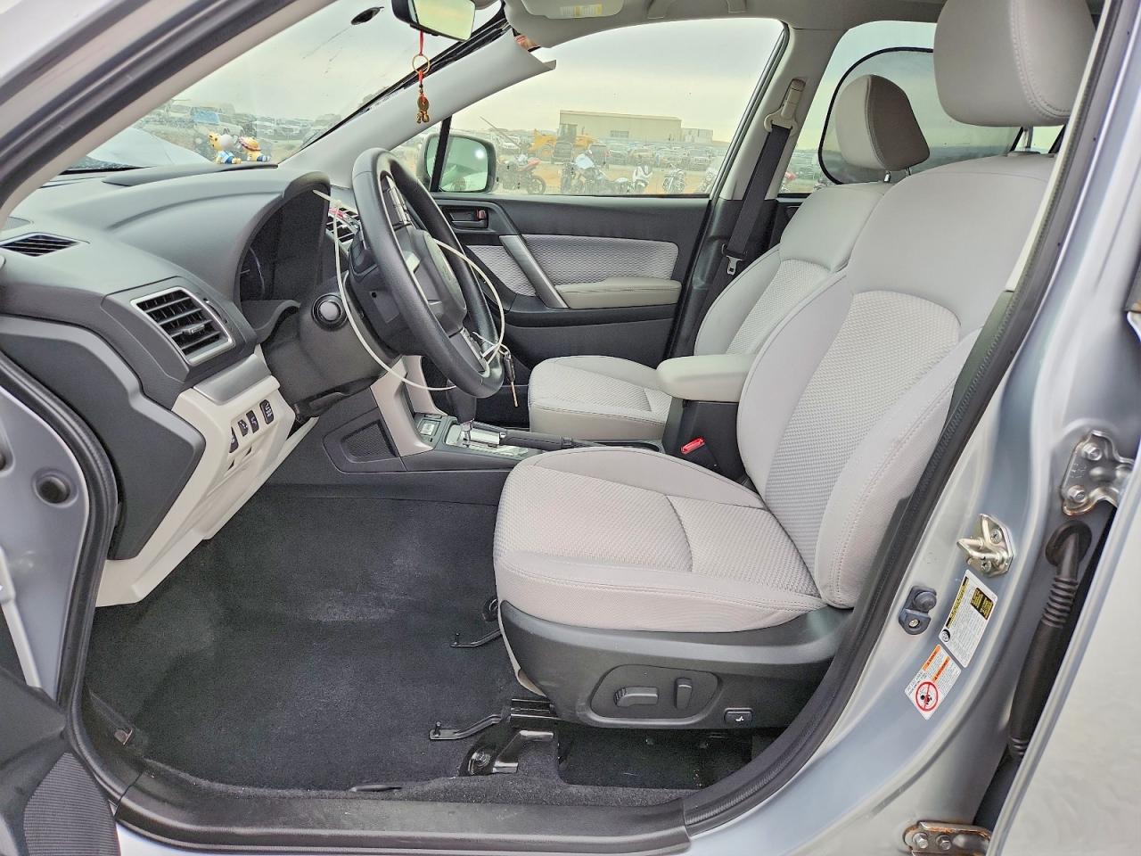 2018 Subaru Forester 2.5i Premium Silver vin: JF2SJAGC0JH459108