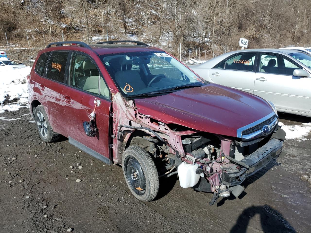 2018 Subaru Forester 2.5i Premium Red vin: JF2SJAGC0JH575554