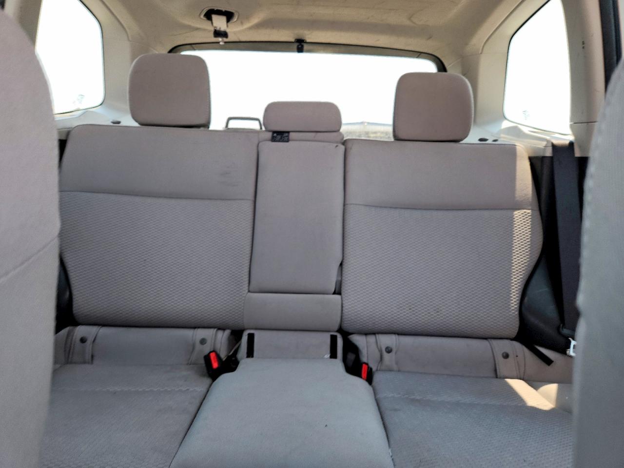 2014 Subaru Forester 2.5i Premium Silver vin: JF2SJAGC2EH528760