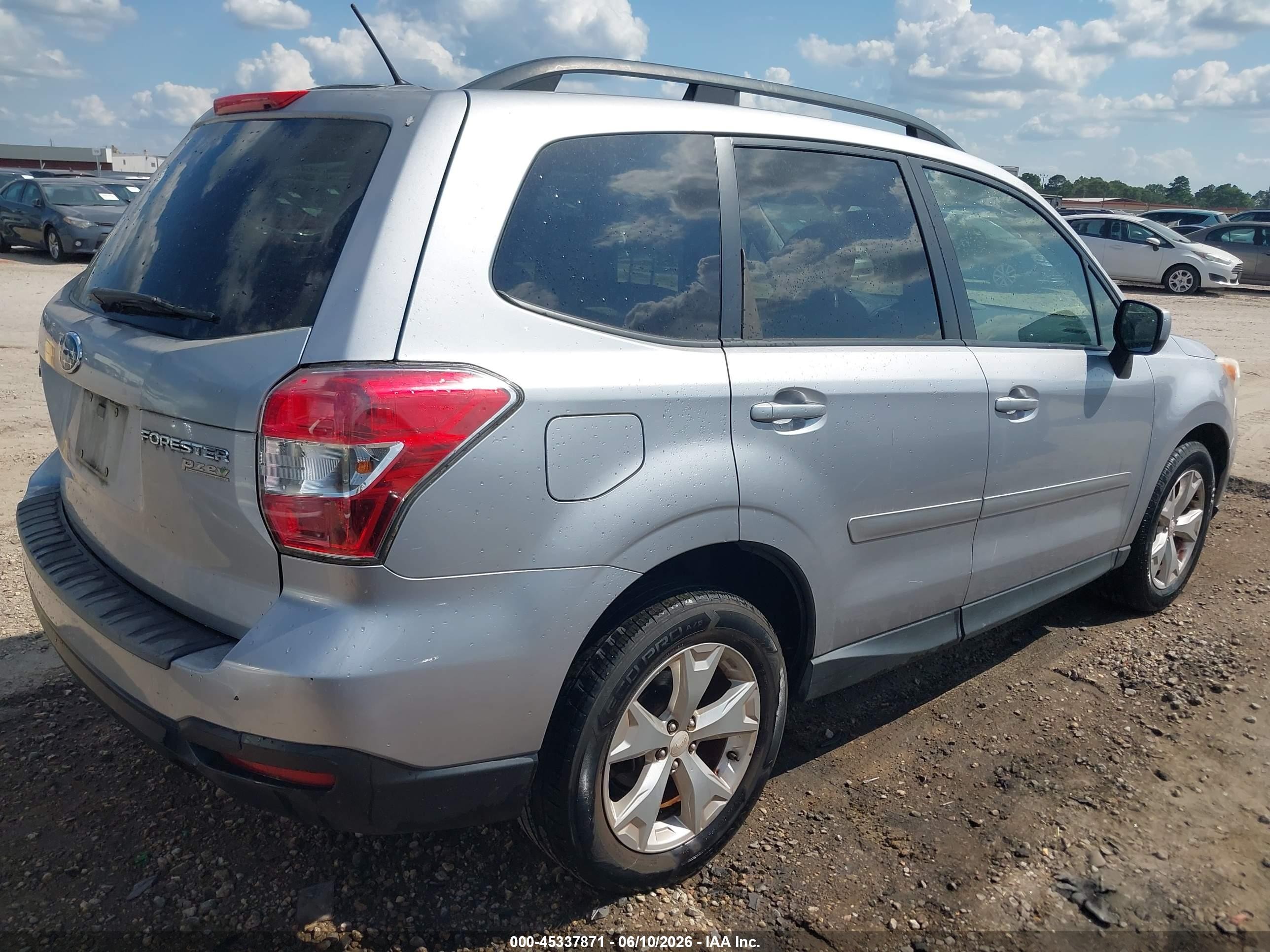 2015 Subaru Forester 2.5i Premium Silver vin: JF2SJAGC2FH412993