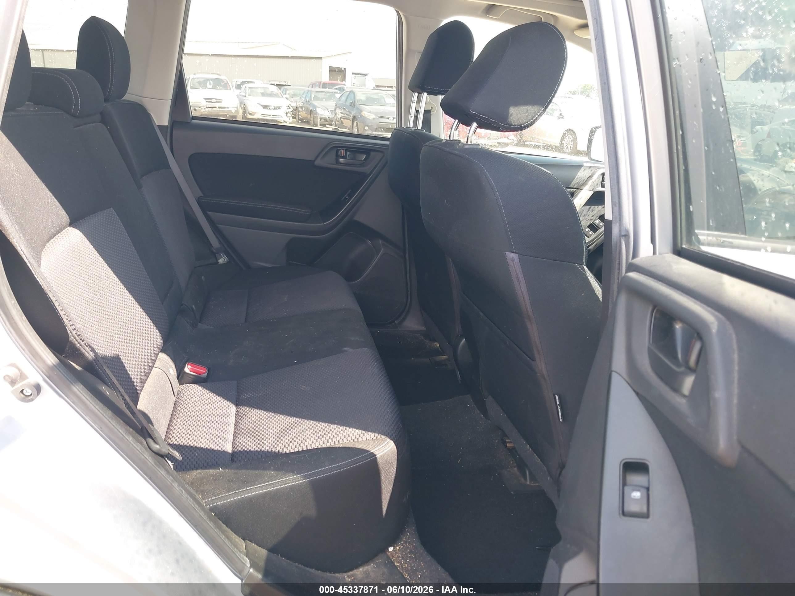 2015 Subaru Forester 2.5i Premium Silver vin: JF2SJAGC2FH412993