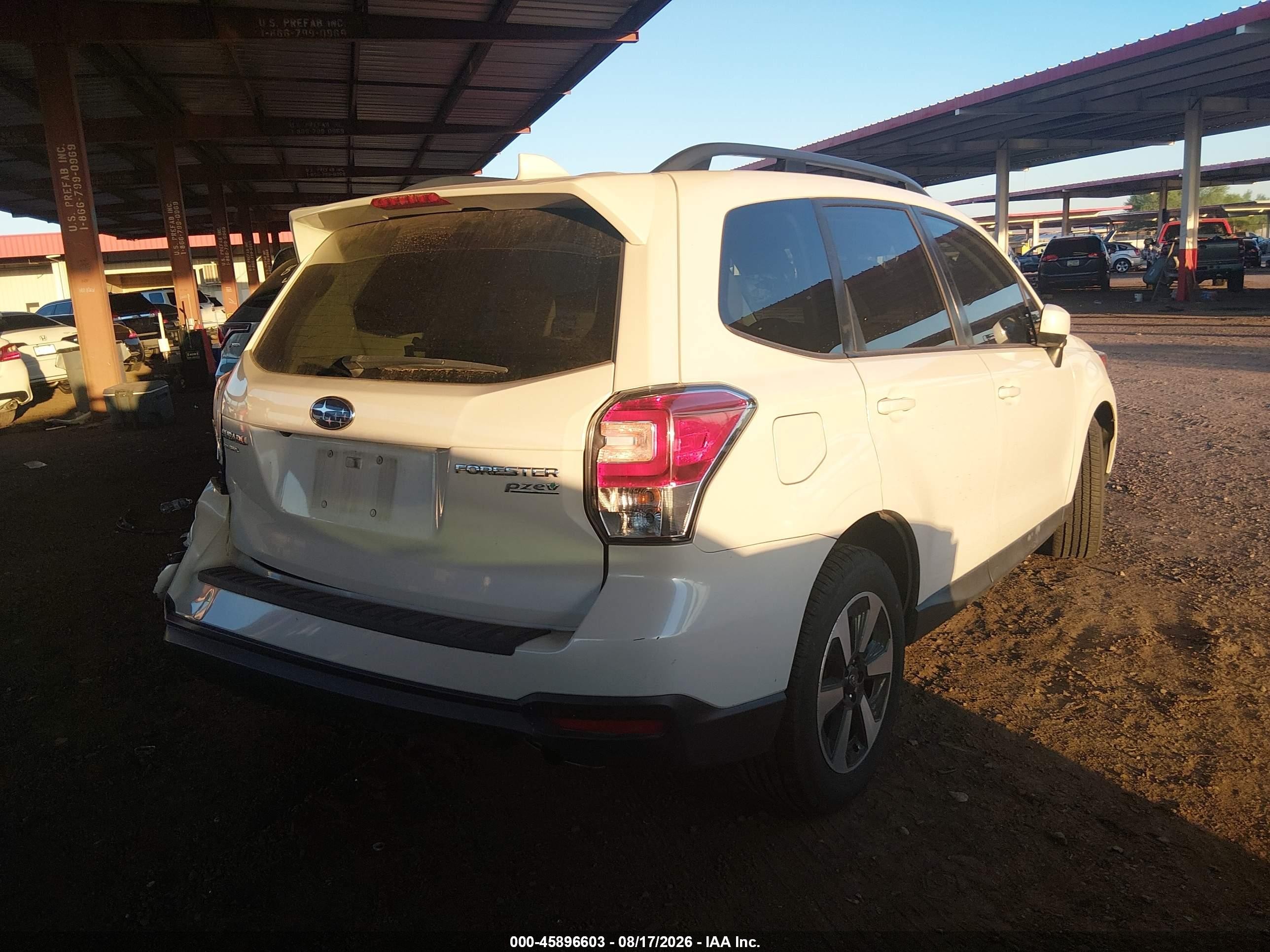 2017 Subaru Forester 2.5i Premium White vin: JF2SJAGC2HH472243