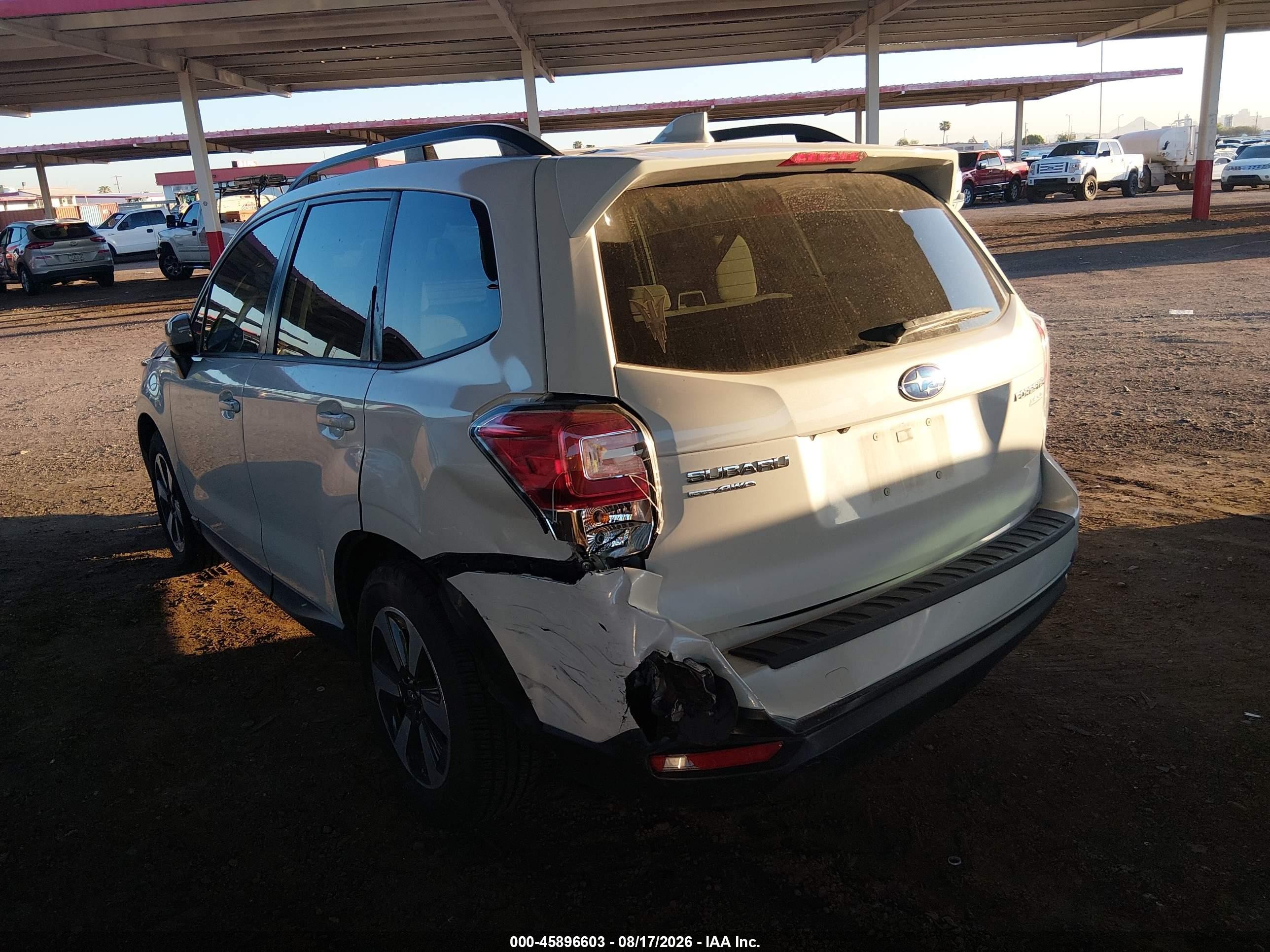 2017 Subaru Forester 2.5i Premium White vin: JF2SJAGC2HH472243