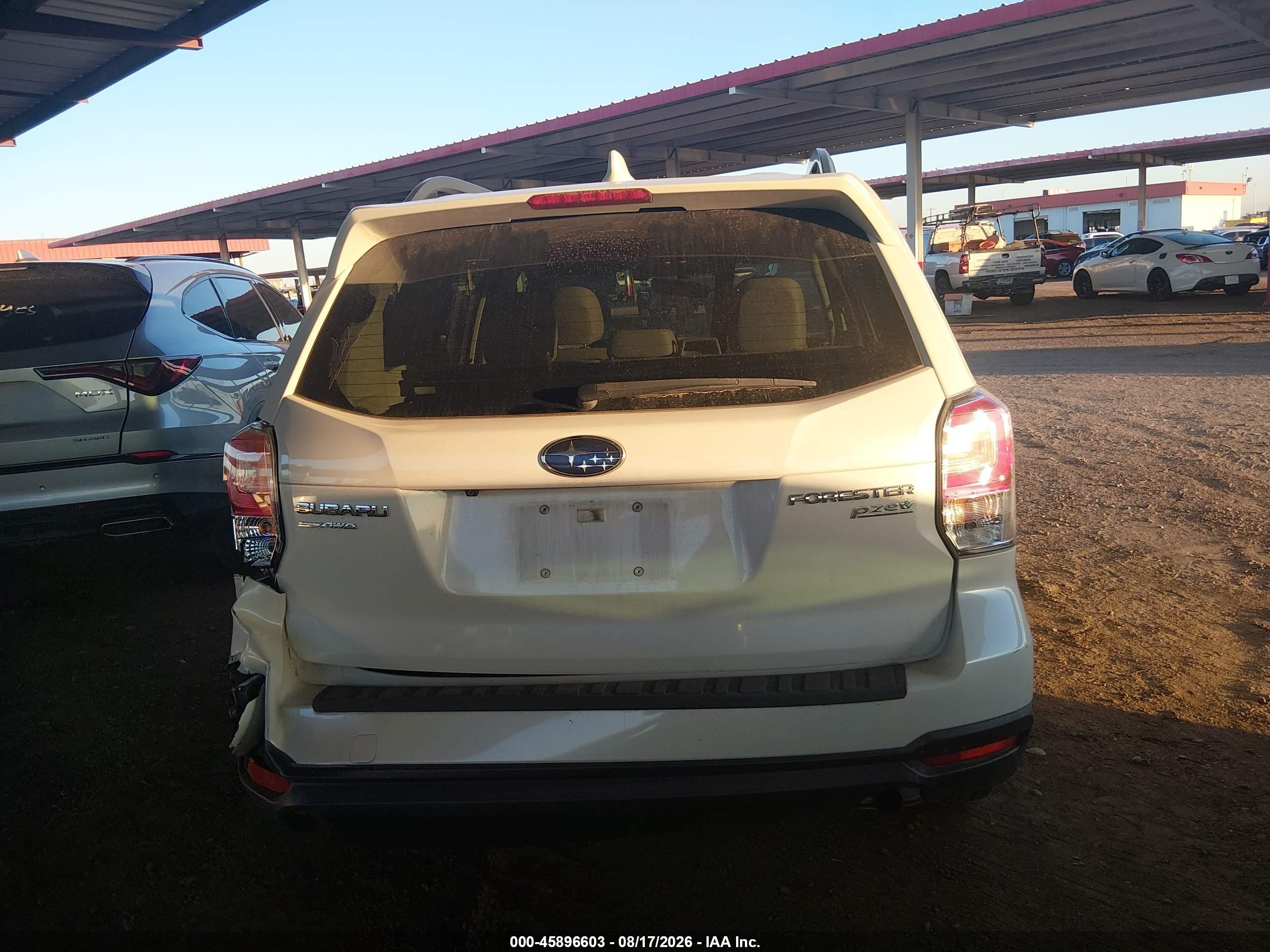 2017 Subaru Forester 2.5i Premium White vin: JF2SJAGC2HH472243
