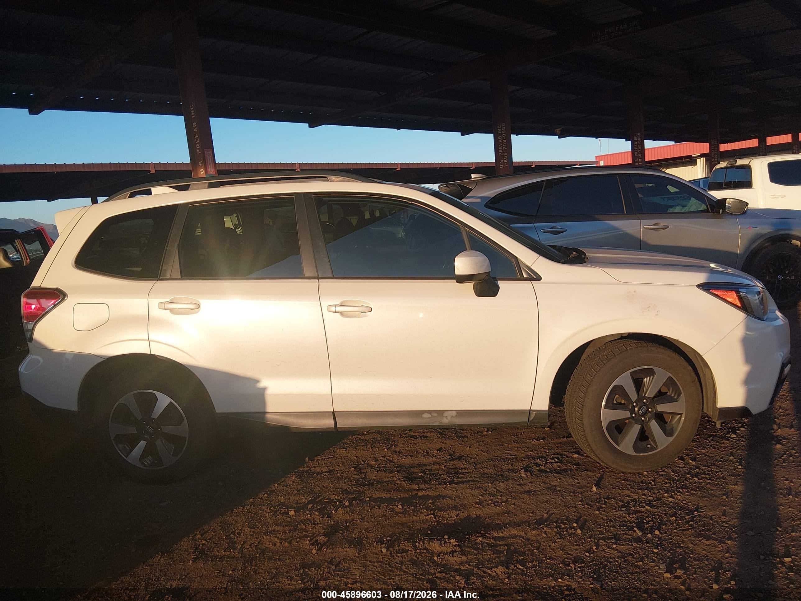 2017 Subaru Forester 2.5i Premium White vin: JF2SJAGC2HH472243