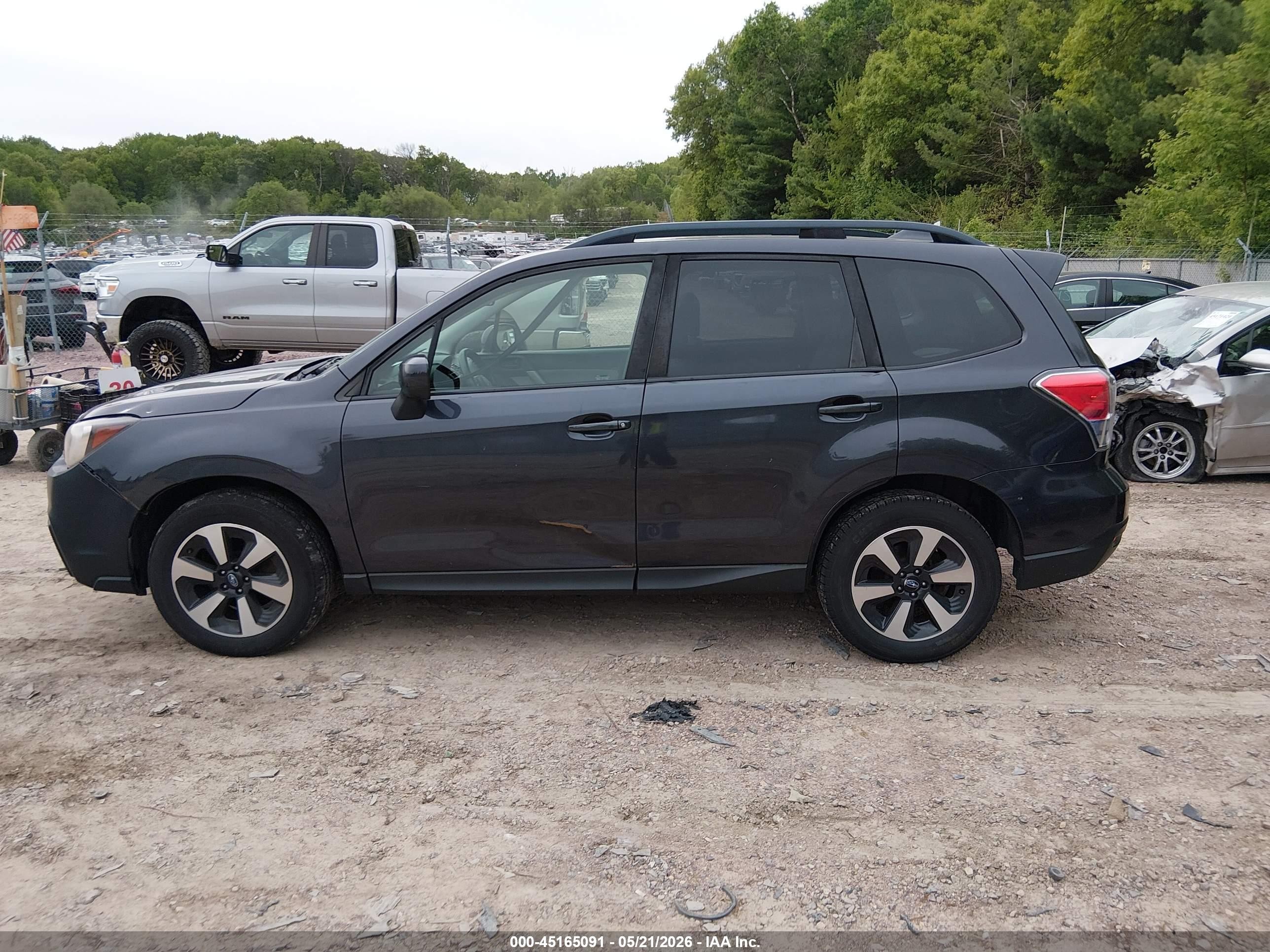 2017 Subaru Forester 2.5i Premium Черный vin: JF2SJAGC2HH474509