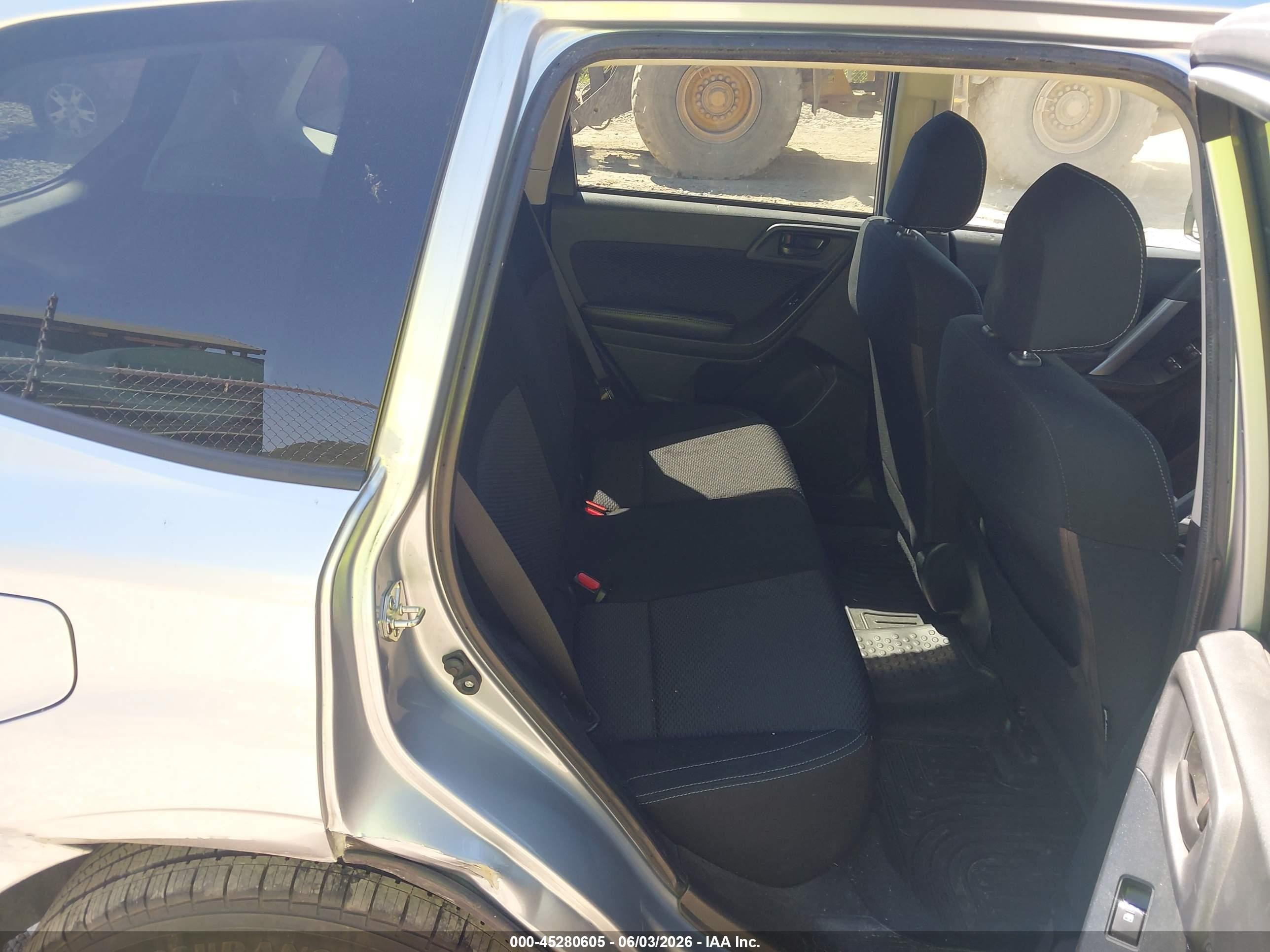 2017 Subaru Forester 2.5i Premium Silver vin: JF2SJAGC2HH810496