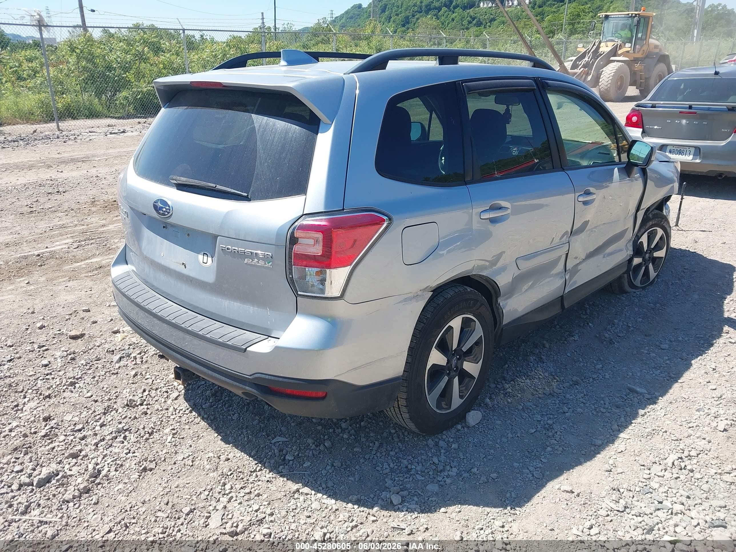 2017 Subaru Forester 2.5i Premium Silver vin: JF2SJAGC2HH810496