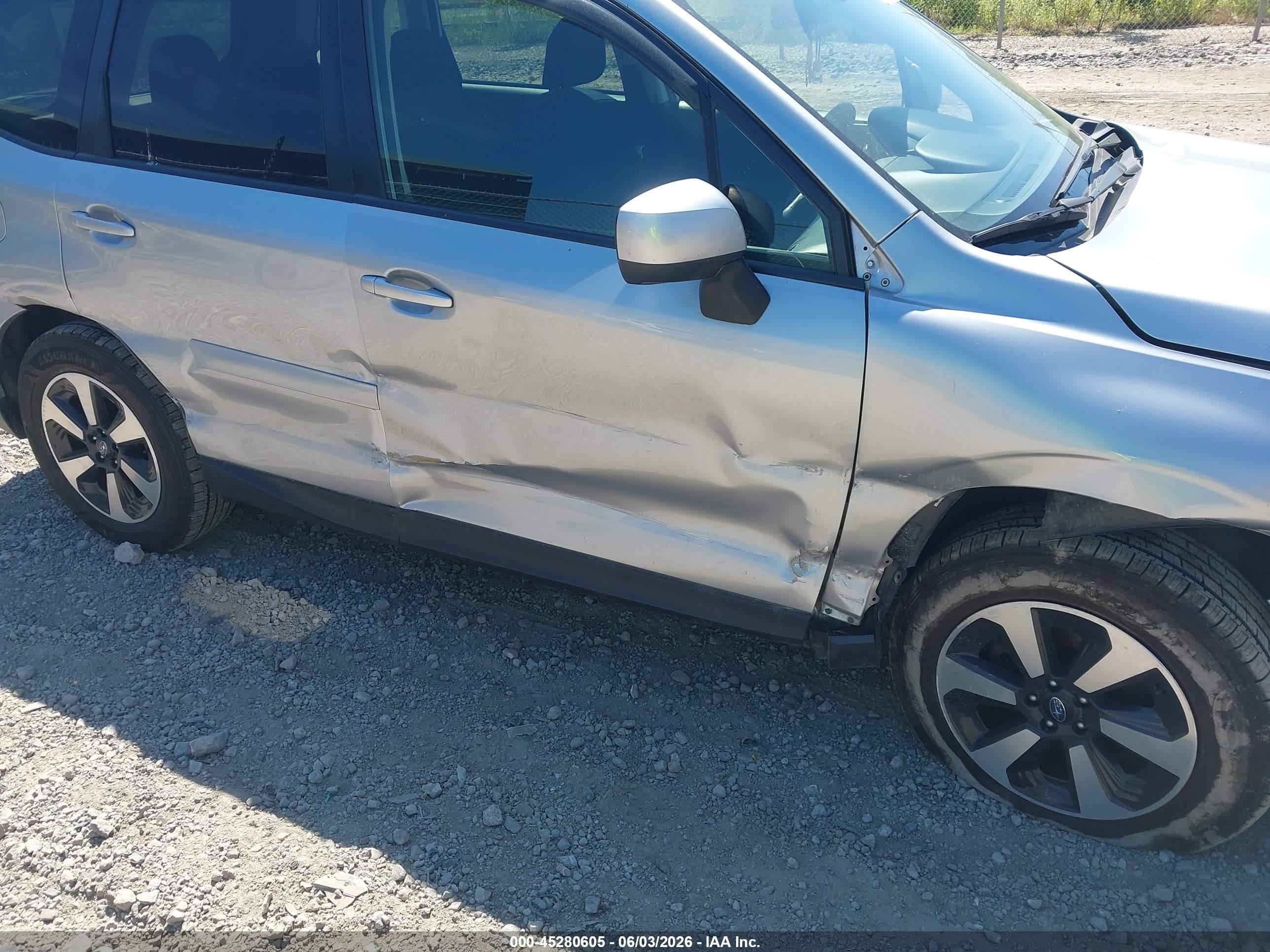 2017 Subaru Forester 2.5i Premium Silver vin: JF2SJAGC2HH810496