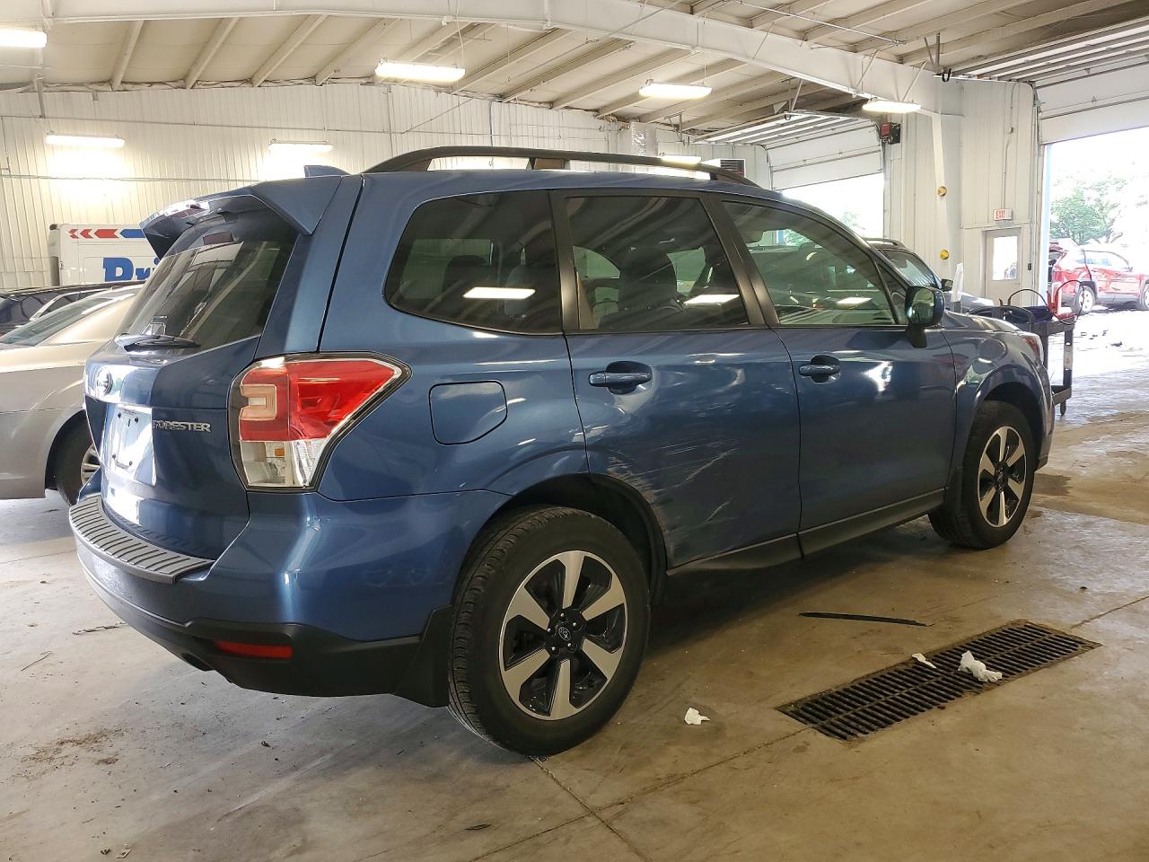 2018 Subaru Forester 2.5i Premium Blue vin: JF2SJAGC2JH407141