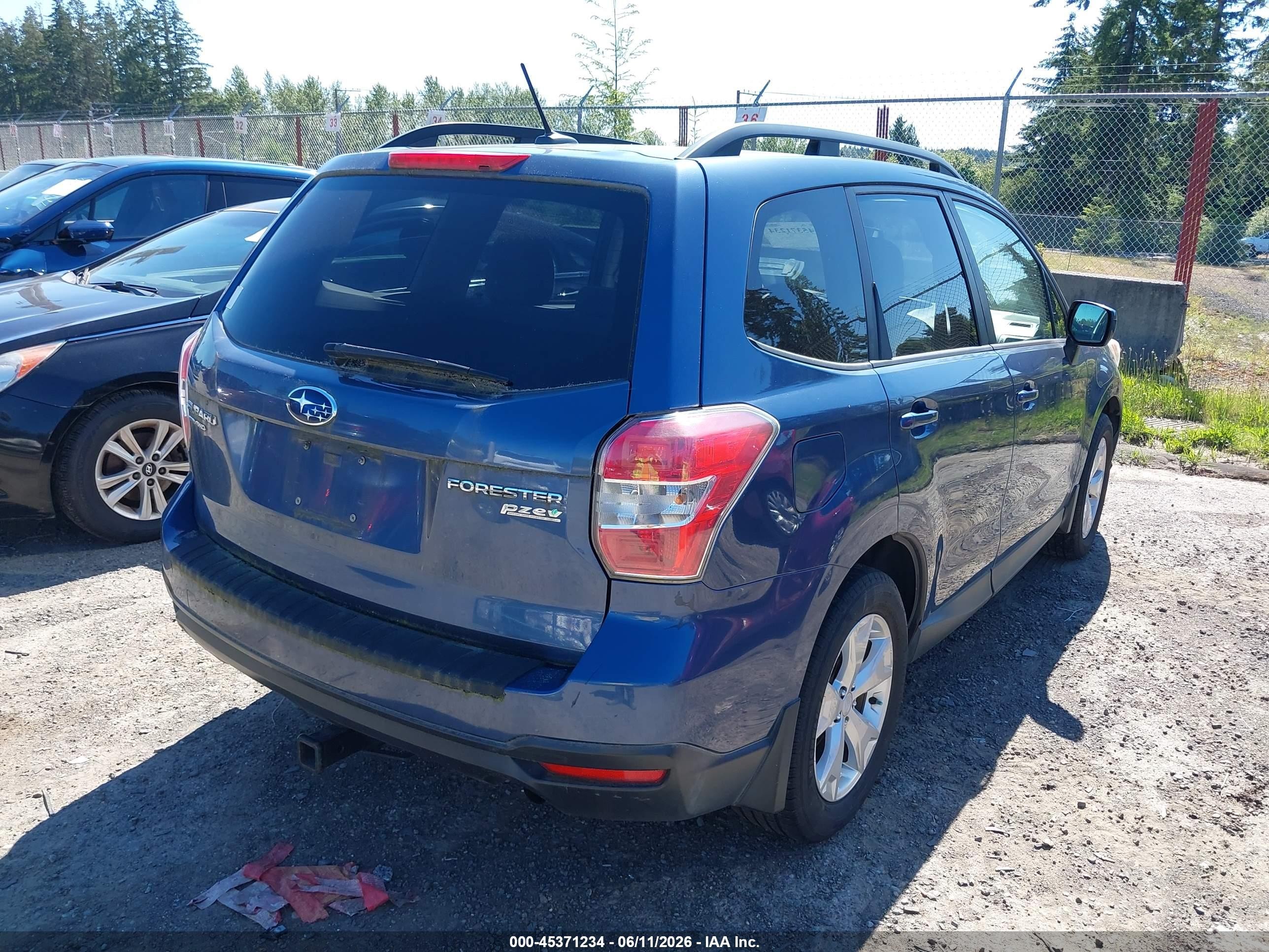 2014 Subaru Forester 2.5i Premium Blue vin: JF2SJAGC4EH402867