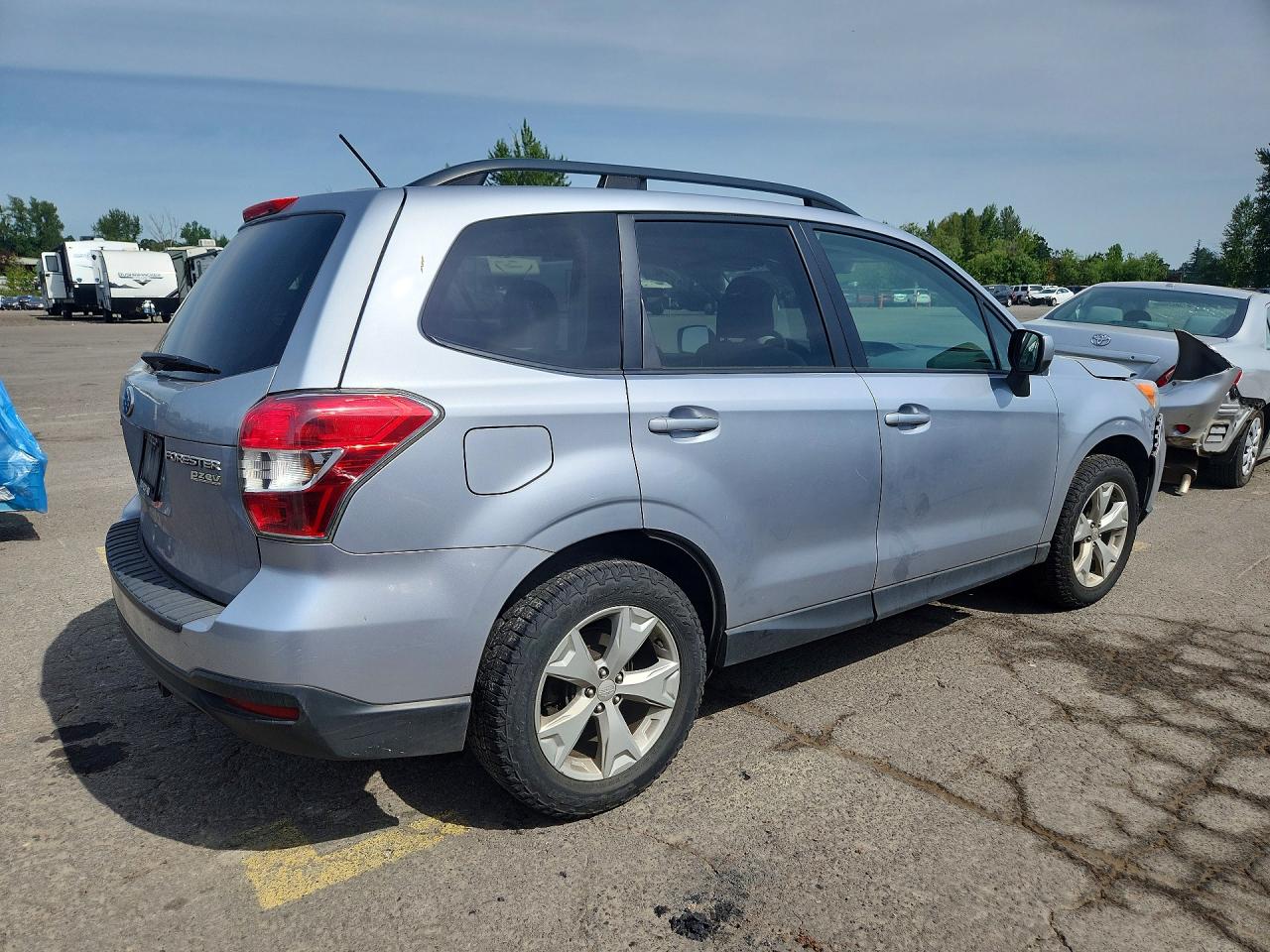 2015 Subaru Forester 2.5i Premium Silver vin: JF2SJAGC4FH841343