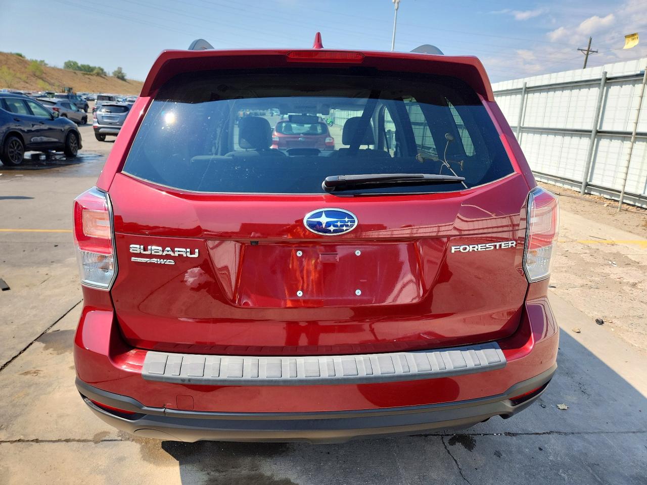 2018 Subaru Forester 2.5i Premium Burgundy vin: JF2SJAGC4JH544663