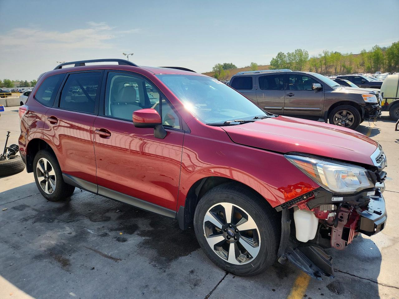 2018 Subaru Forester 2.5i Premium Burgundy vin: JF2SJAGC4JH544663