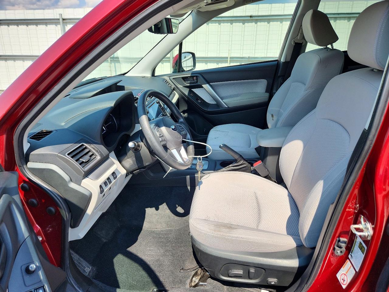2018 Subaru Forester 2.5i Premium Burgundy vin: JF2SJAGC4JH544663