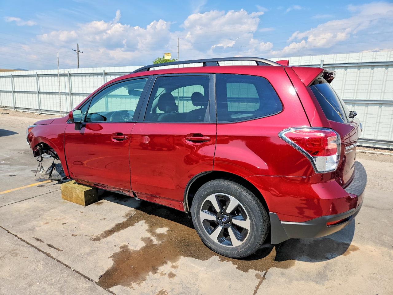 2018 Subaru Forester 2.5i Premium Burgundy vin: JF2SJAGC4JH544663
