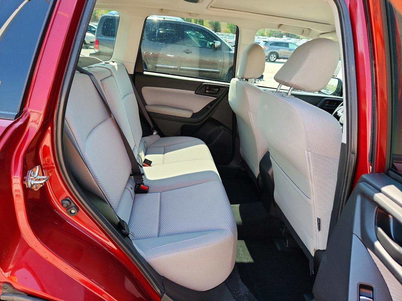 2018 Subaru Forester 2.5i Premium Burgundy vin: JF2SJAGC4JH544663