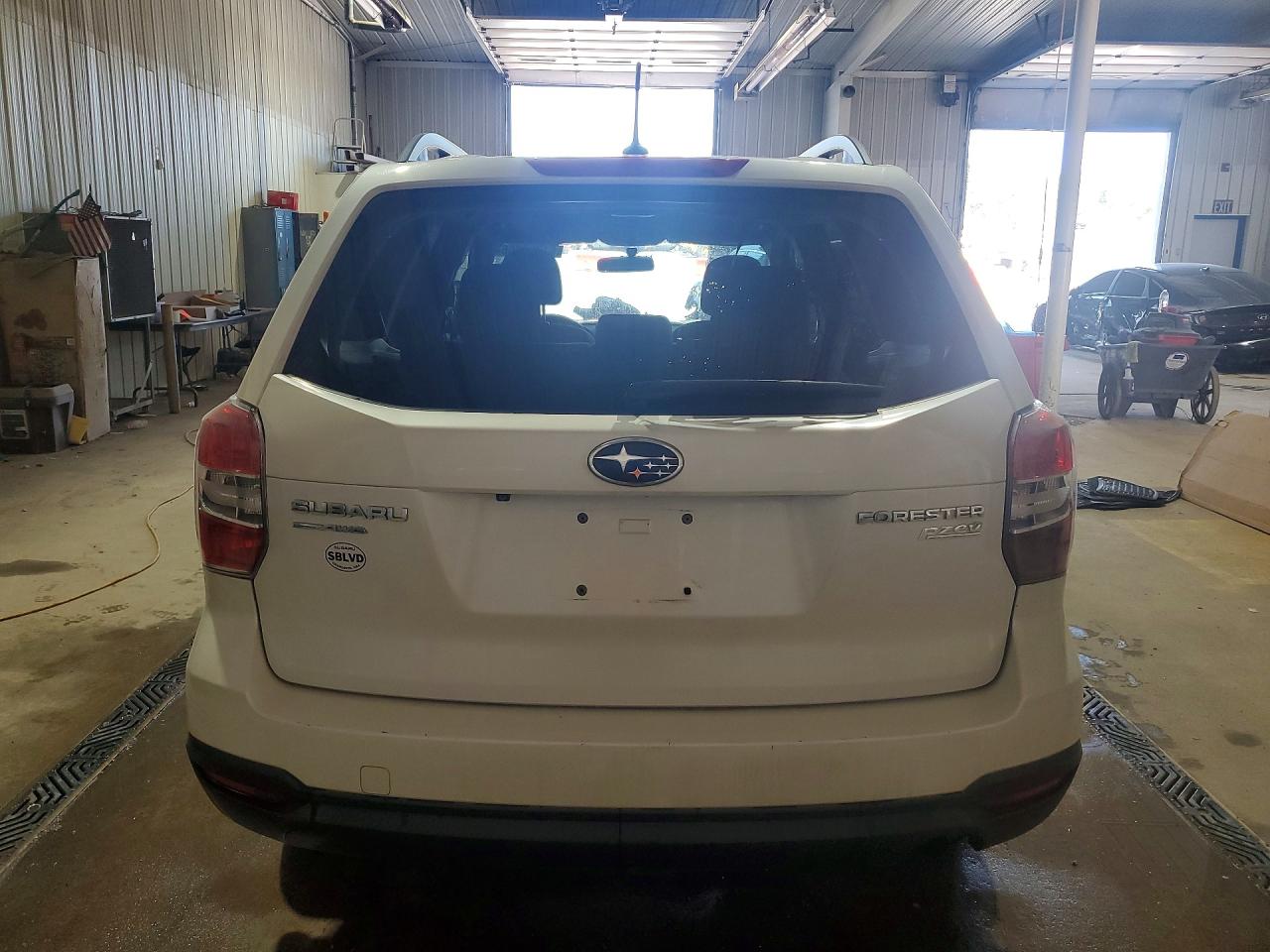 2014 Subaru Forester 2.5i Premium White vin: JF2SJAGC5EH492501