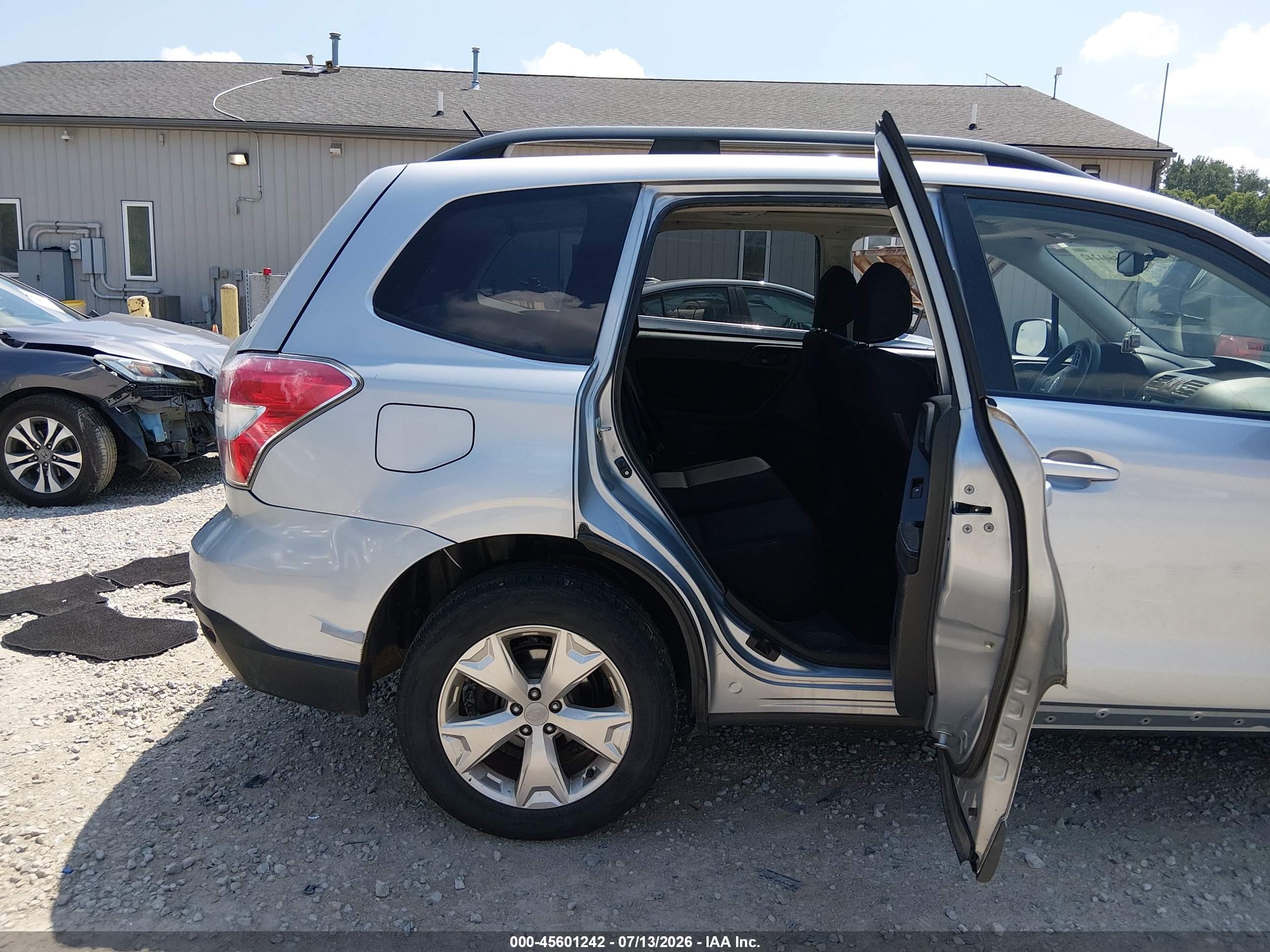2014 Subaru Forester 2.5i Premium Silver vin: JF2SJAGC5EH510253